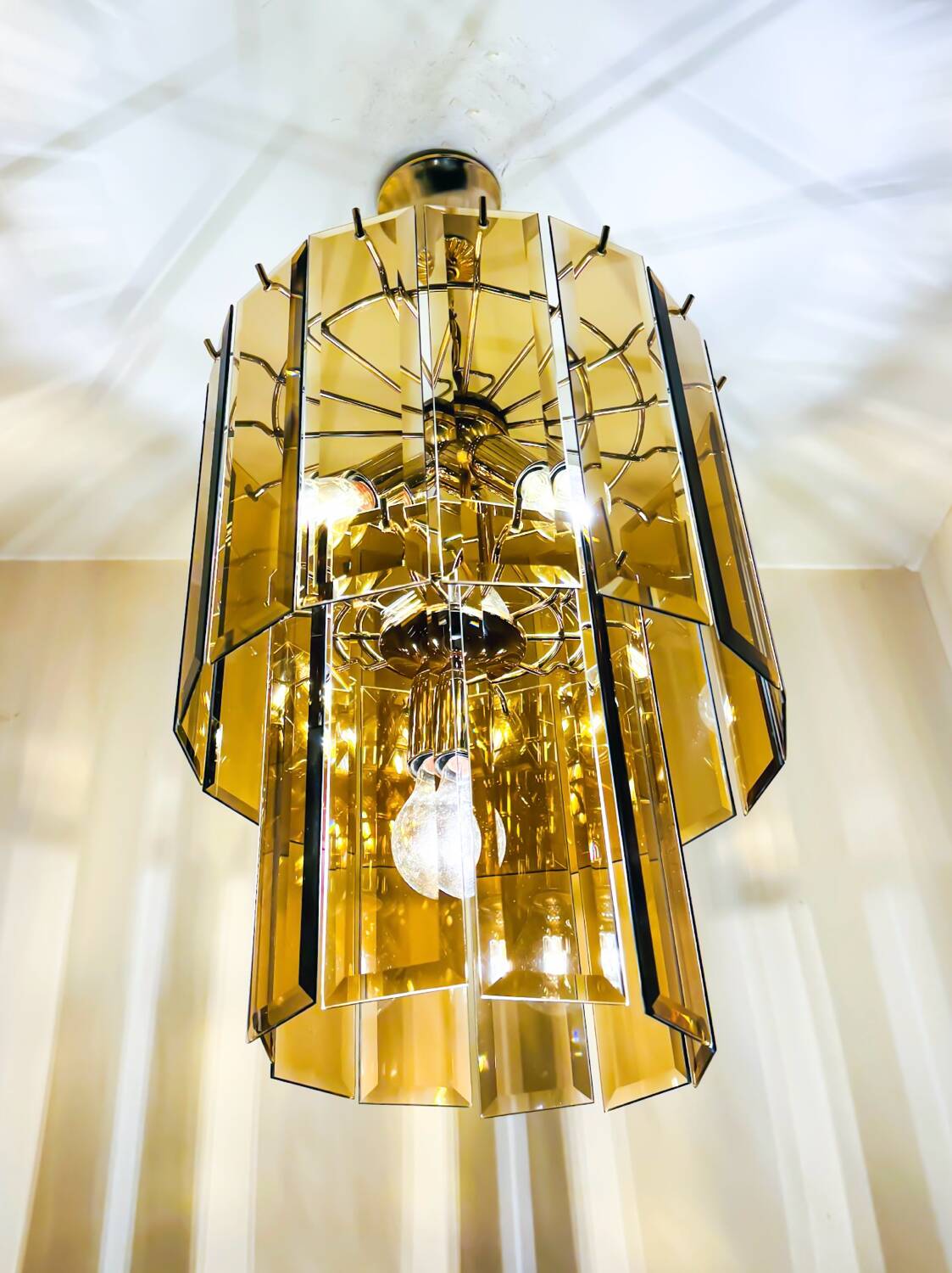 Vintage Italian chandelier design