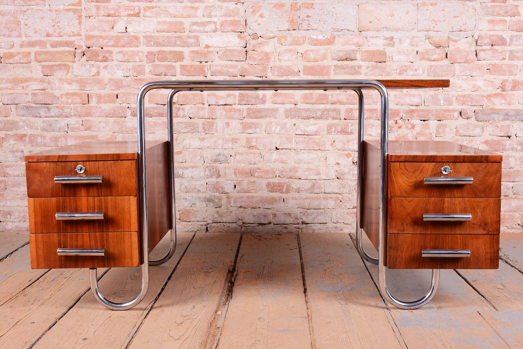 Czech Bauhaus Writing Desk in Walnut attributed to A. Lurcat for Kovona, 1920s