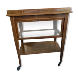 Serving Light mahogany English tea table. Beveled windows. circa 1900. Removable glass top.