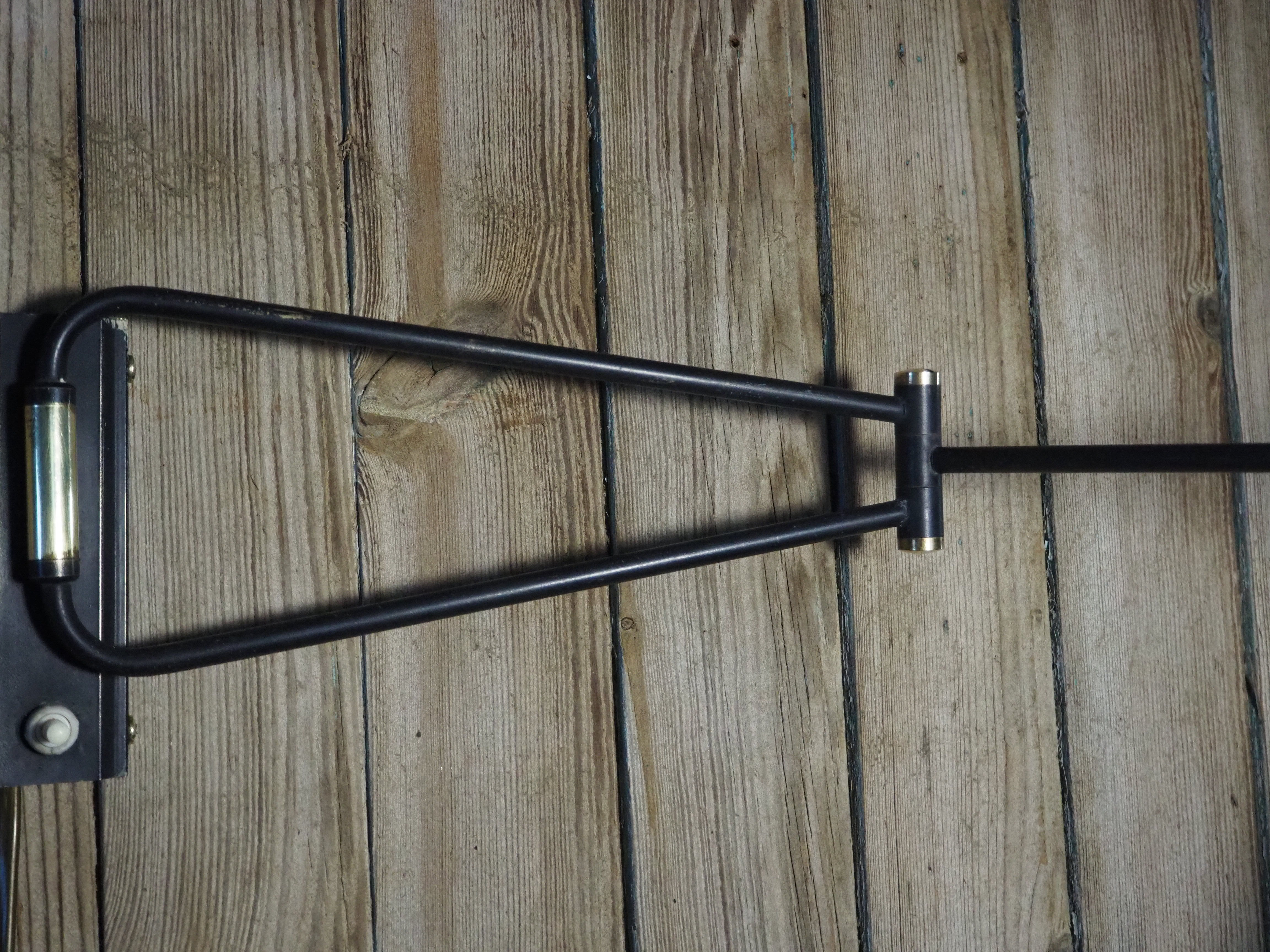 Diabolo articulated wall lamp by designer René Mathieu