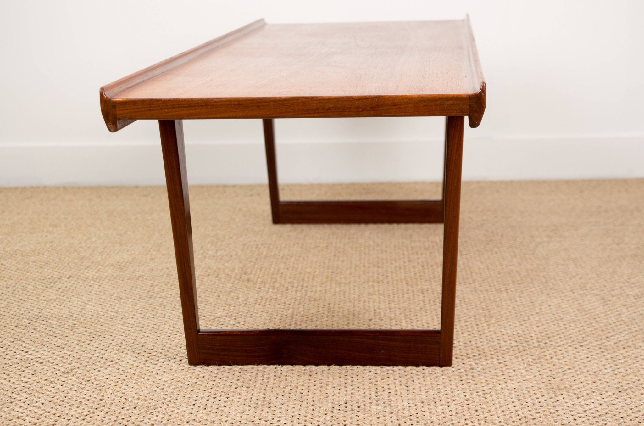 Grande Table basse, ou banc, Danoise en Teck par Peter Lovig Nielsen 1960.