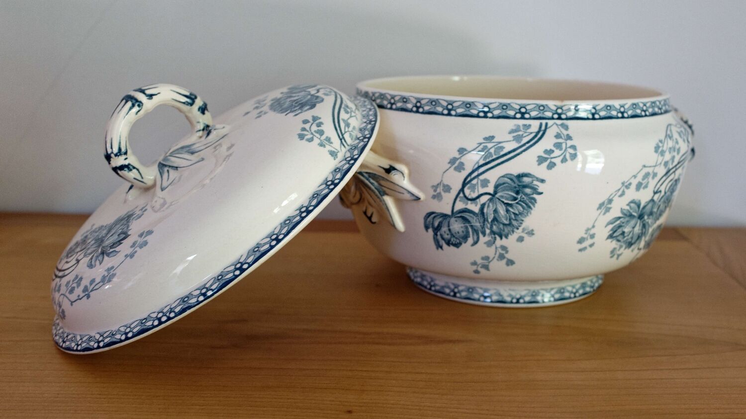 Soupière terre de fer Sarreguemines Royat