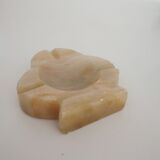Ashtray carved in onyx in white and golden vintage tones