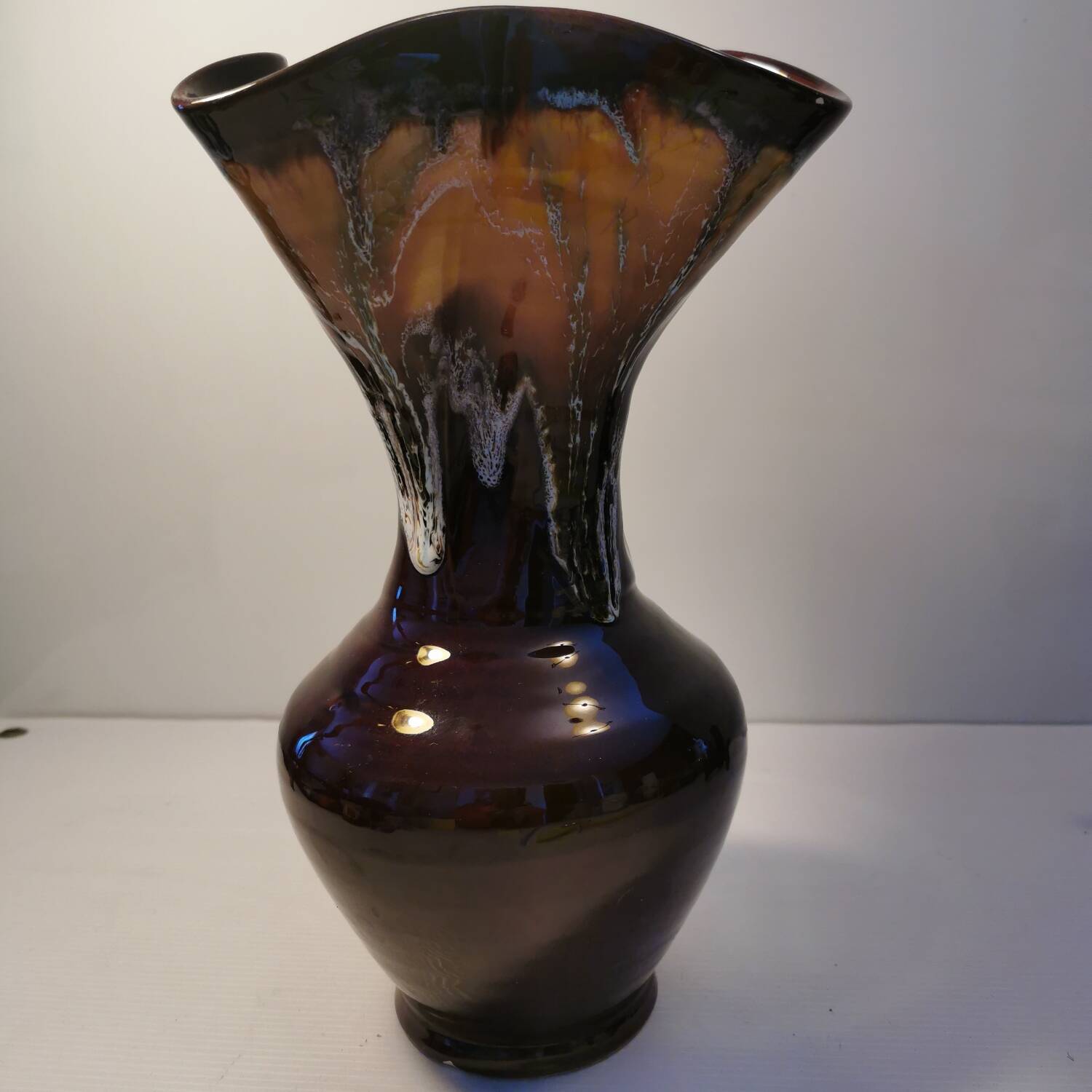 Vallauris vase brown tulip structure
