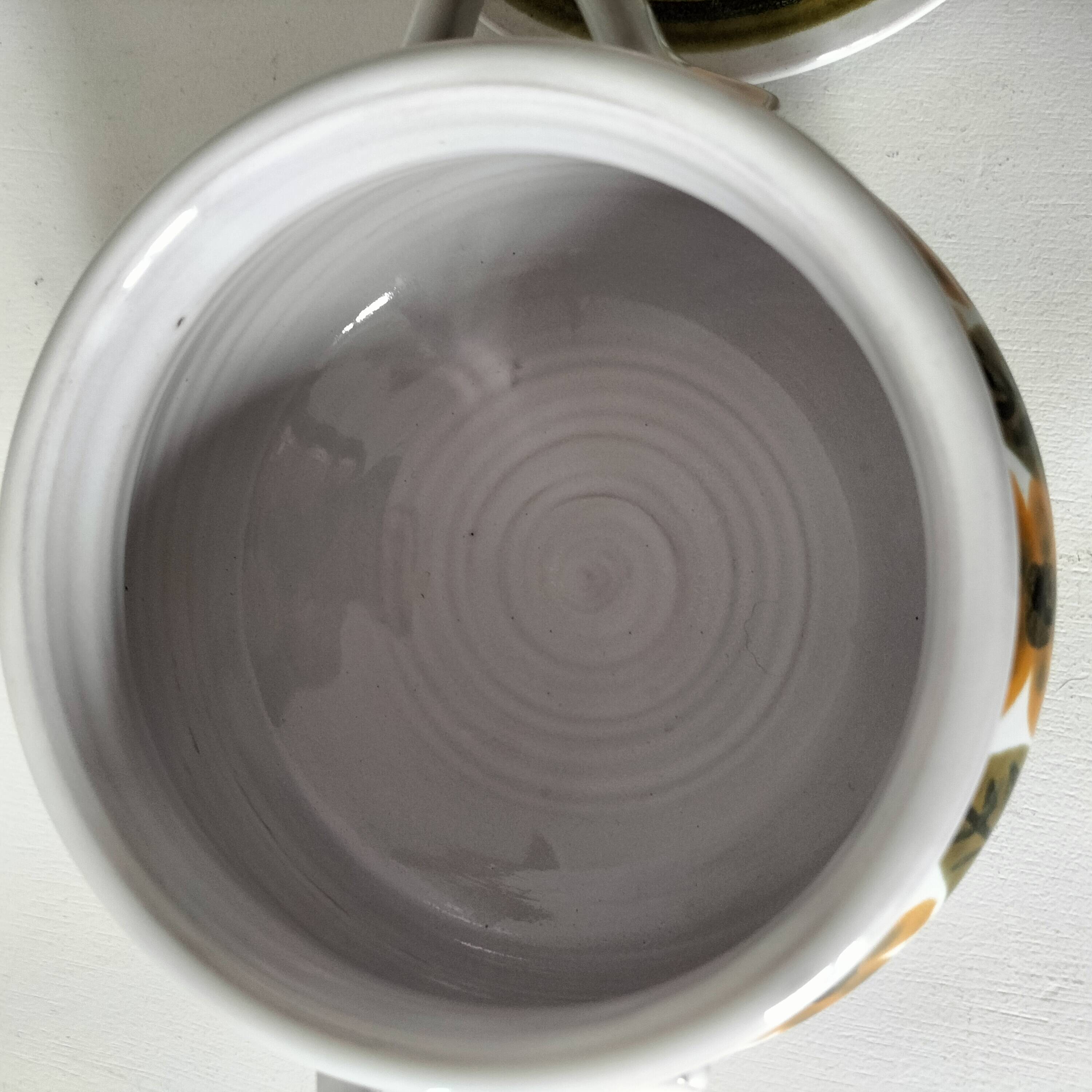 Small soup tureen signed Guy Arlé