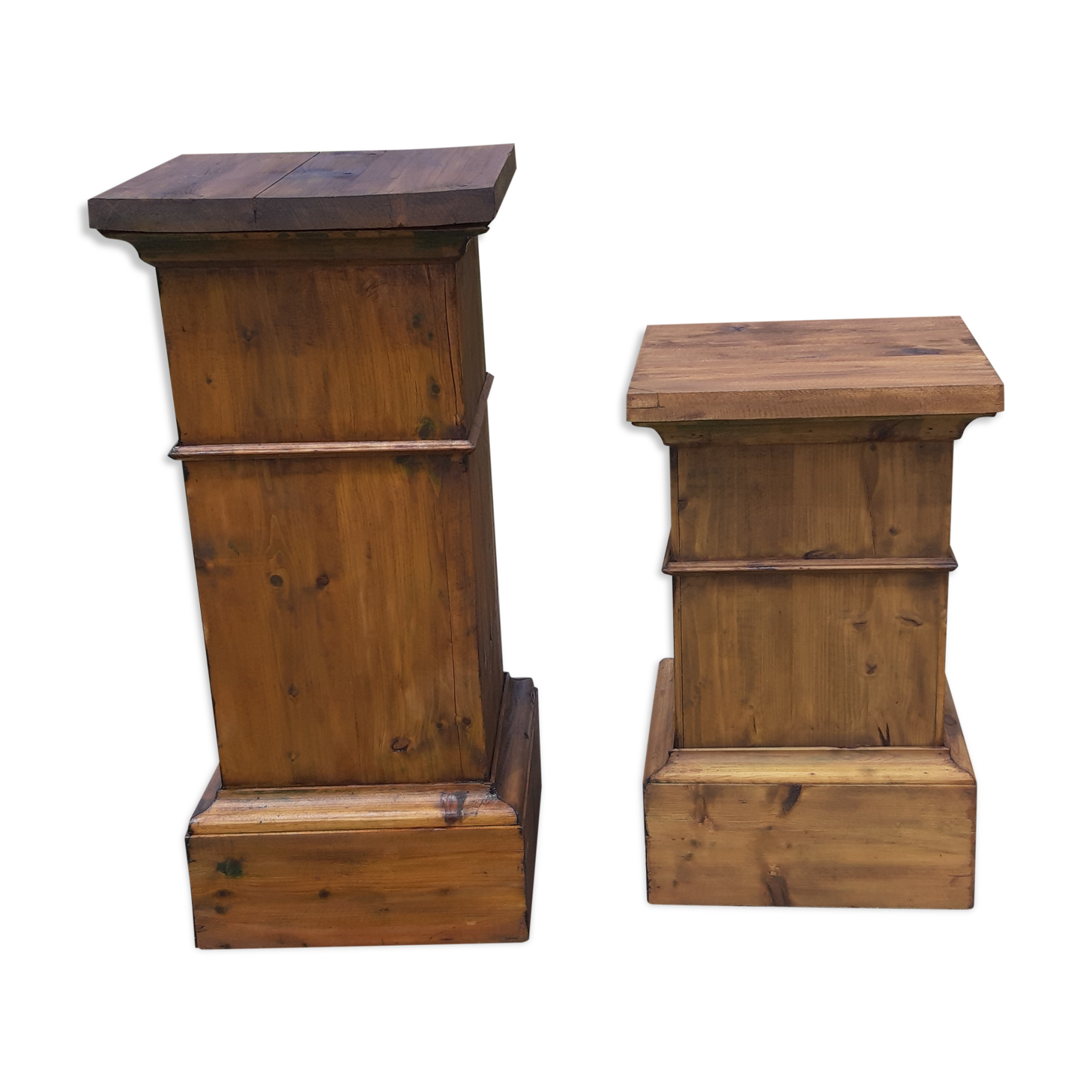 2 pine wood bases