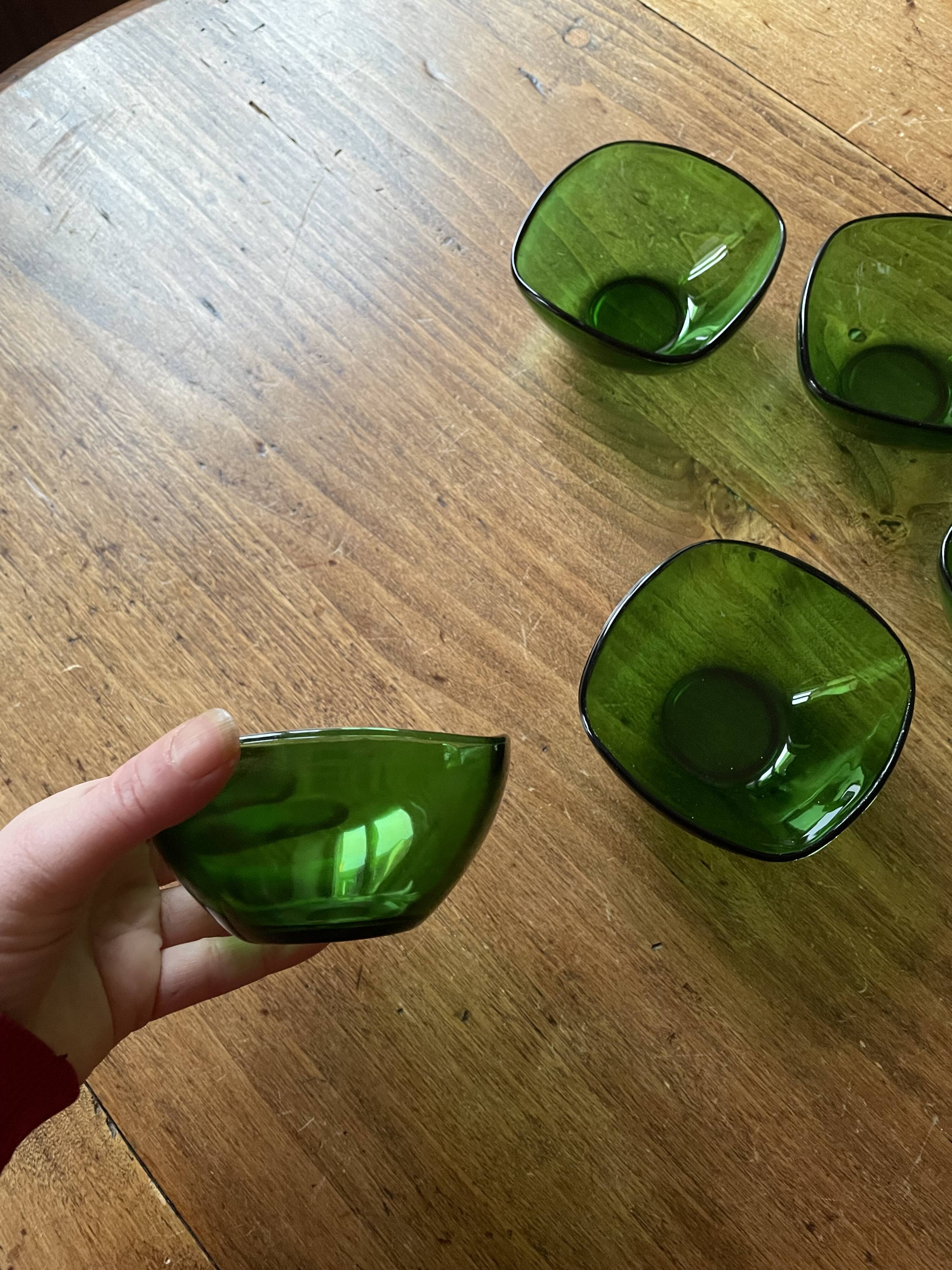 5 Vereco Duralex green bowls