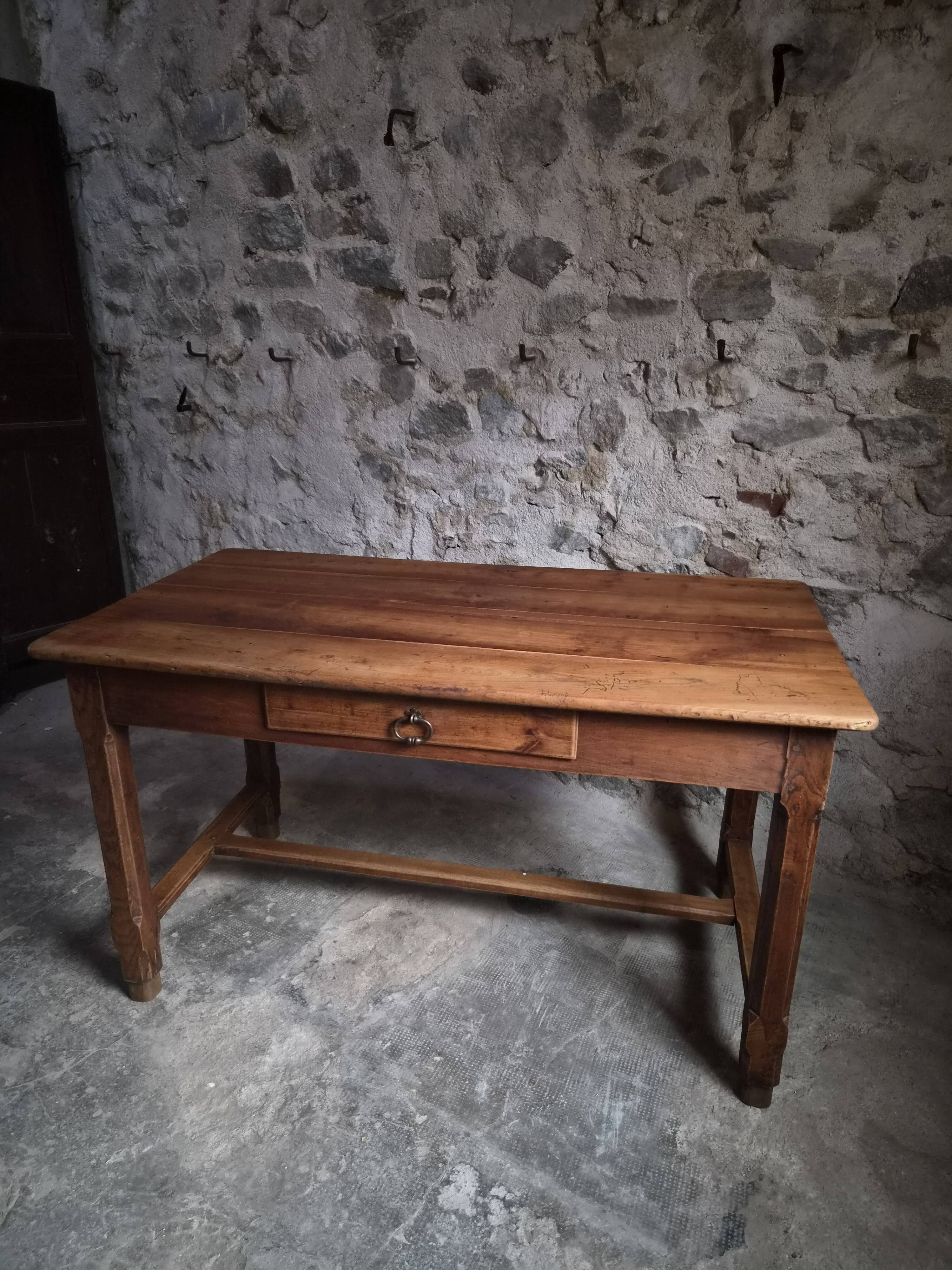 Old farmhouse table in French cherry wood | Auvergne | Circa 1750–1800