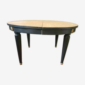 Table de style Louis XVI en bois patiné plateau en ronce de frêne XX siècle