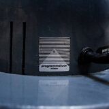 Lampada da terra postmoderna "Mira" di Mario Arnaboldi per Programmaluce 1983