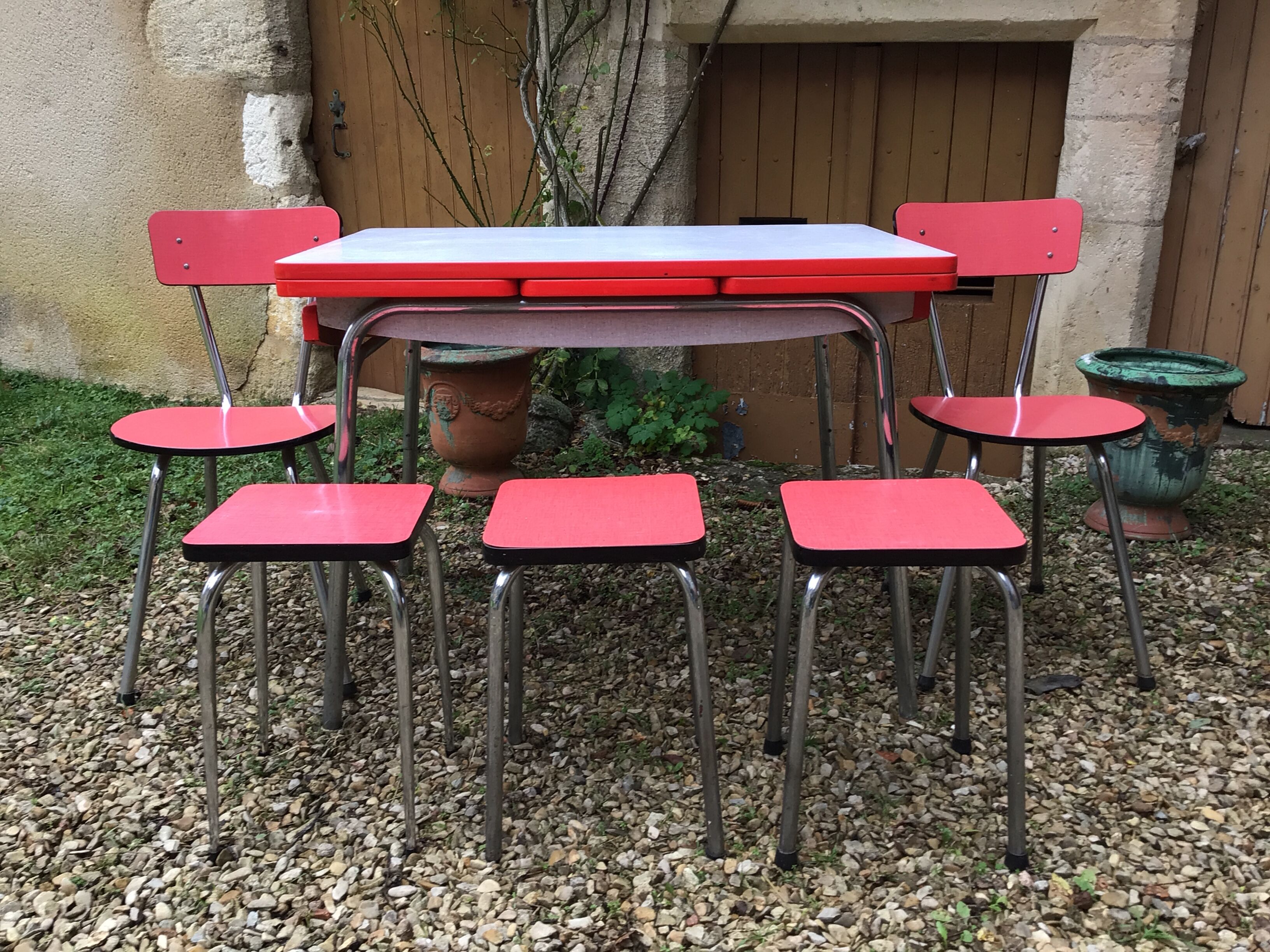 Set Table & Chairs & Kitchen Stools in Formica