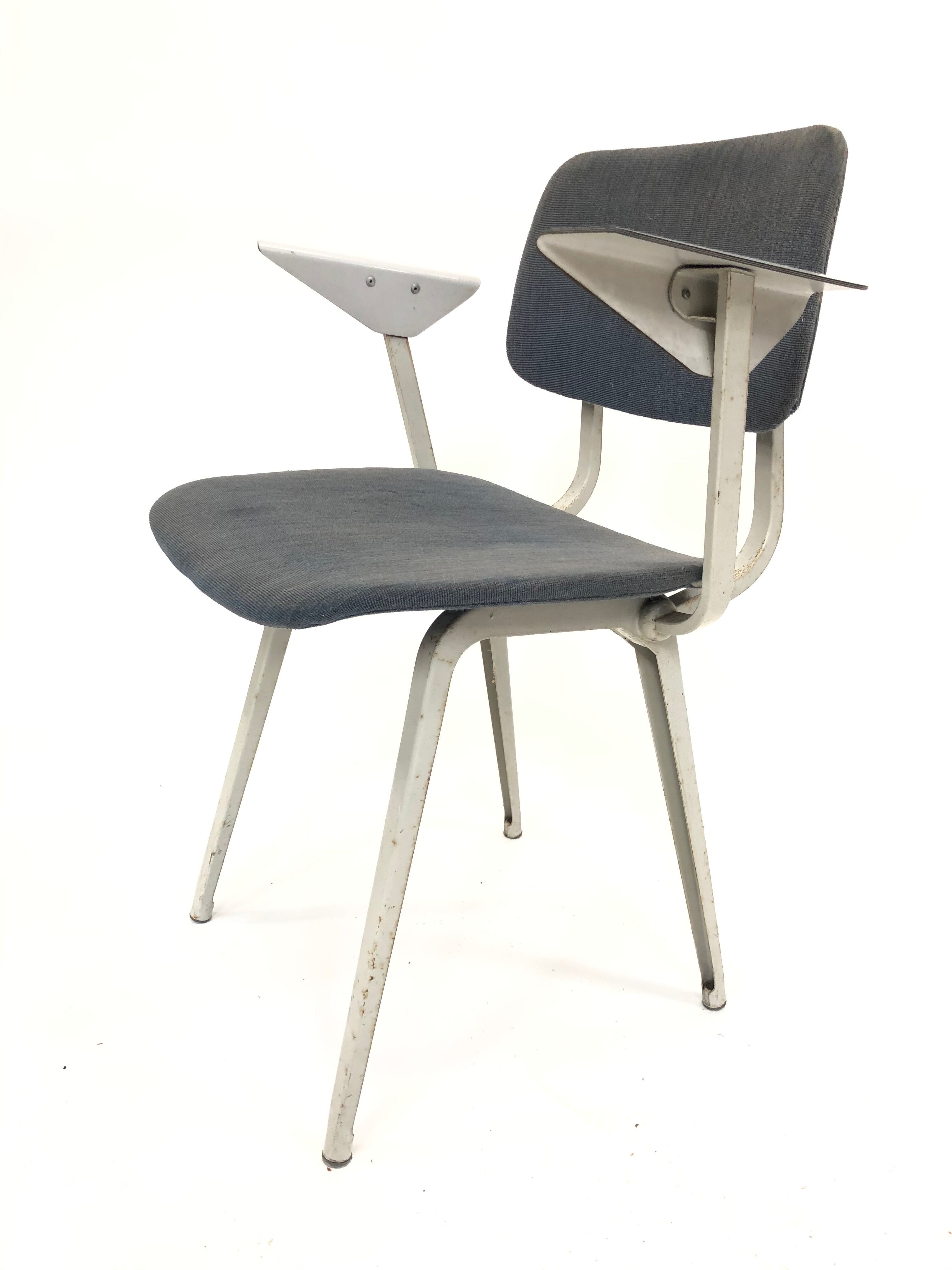 Circle Friso Kramer Revolt Ahrend vintage chair with designer armrests