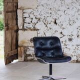 Black leather office chair by Charles Pollock for Knoll