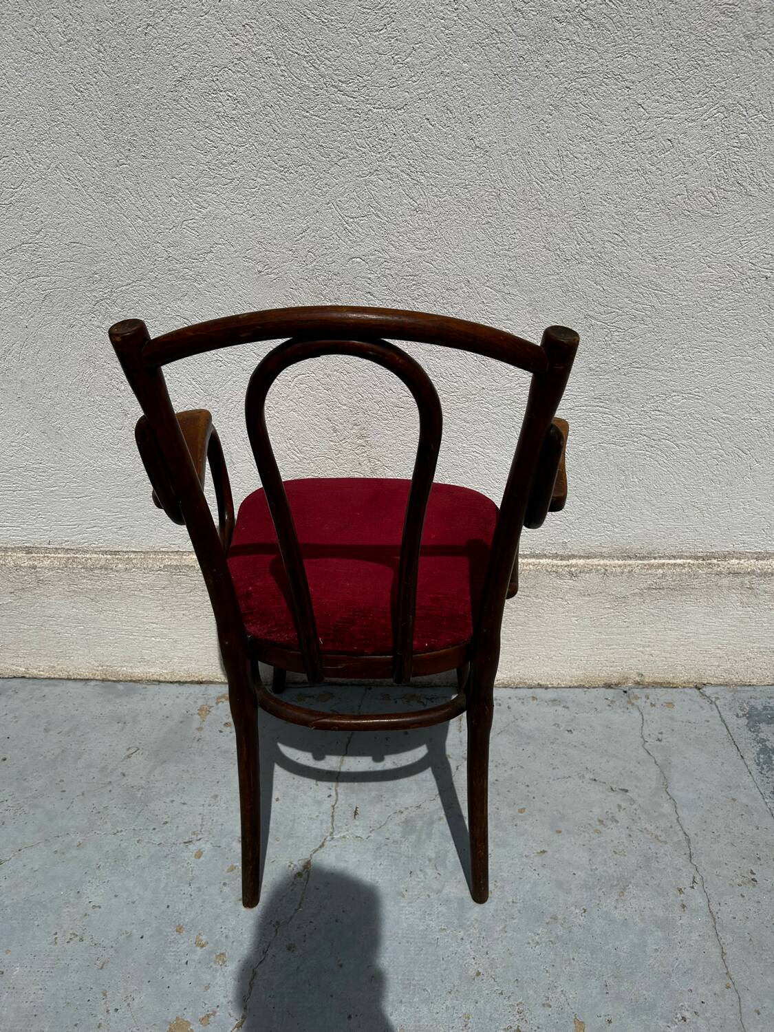 Fauteuil Thonet Wien bistrot en bois cintré, assise velours – circa 19