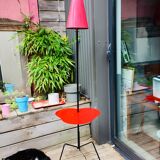 Tripod floor lamp