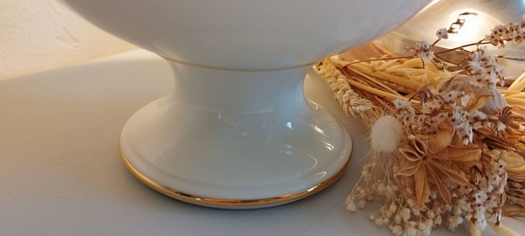 Porcelain fruit bowl with lions from Faïence Paris