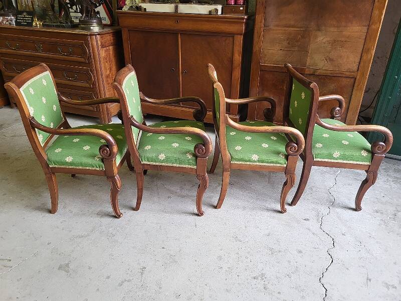 Serie de 4 fauteuils de style empire a crosse