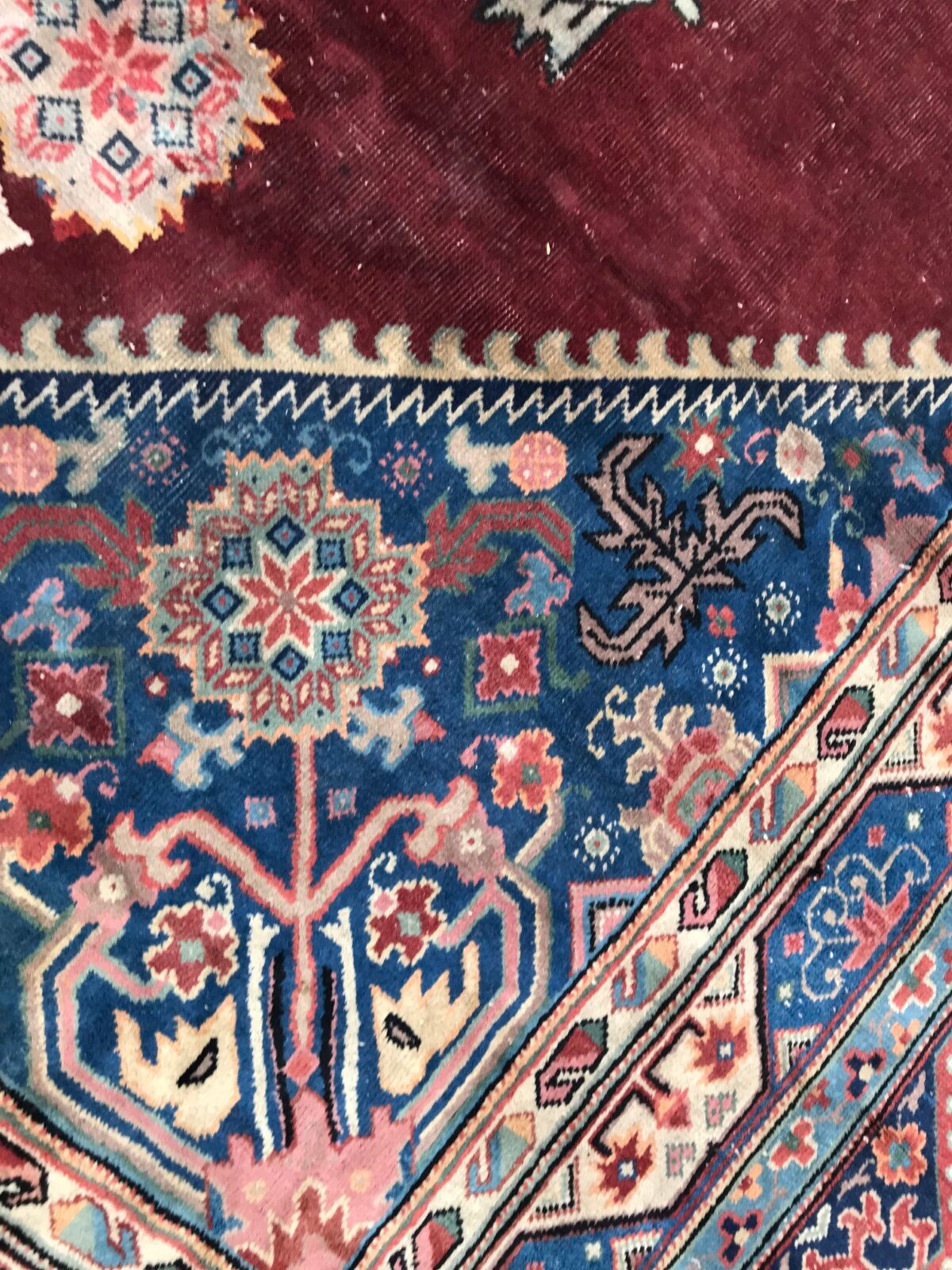 Large carpet old sinkiang done hand 268 x 360 cm