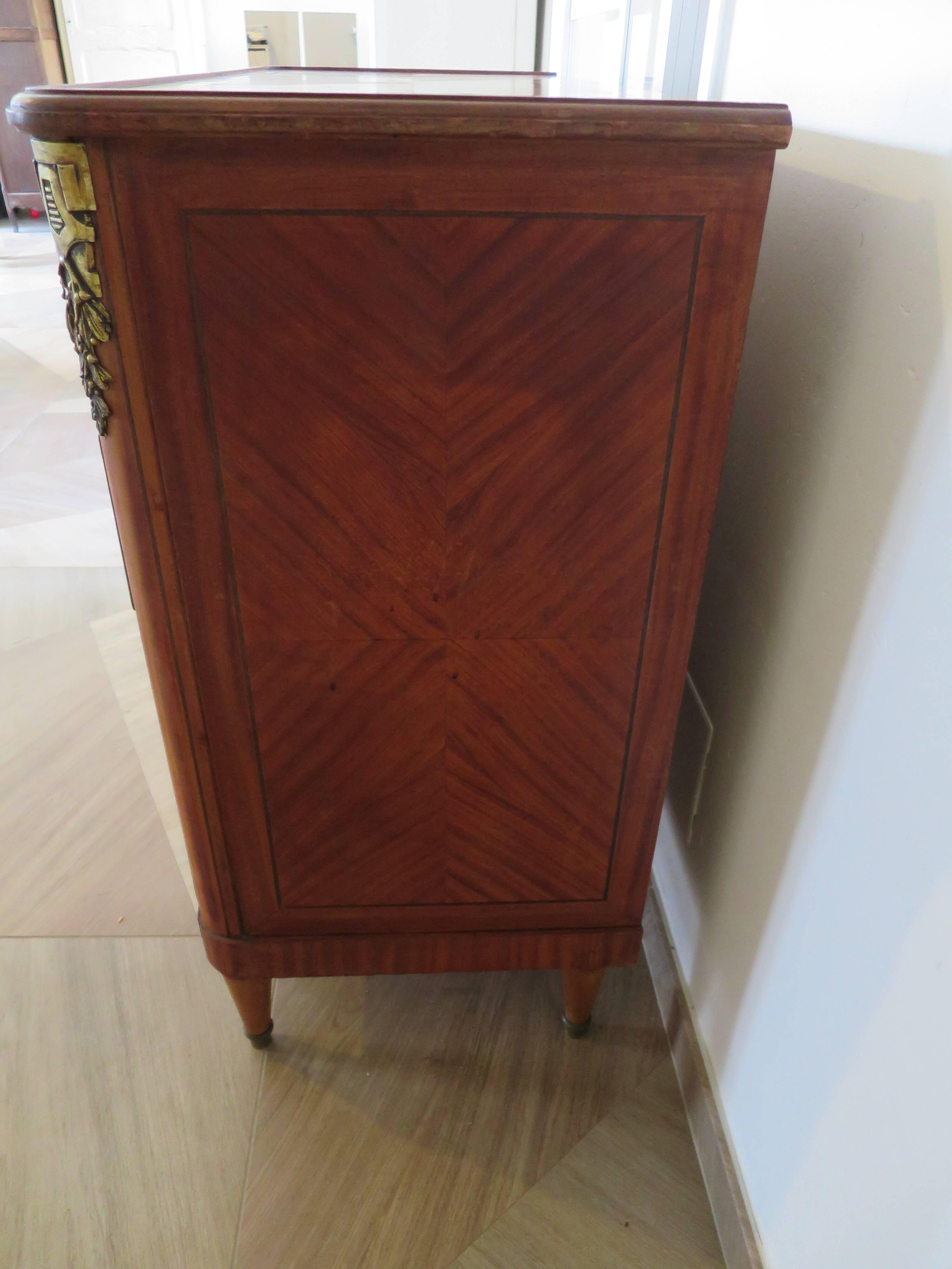 Louis XVI chest of drawers - Bronze - Butterfly wood veneer marquetry - 1930