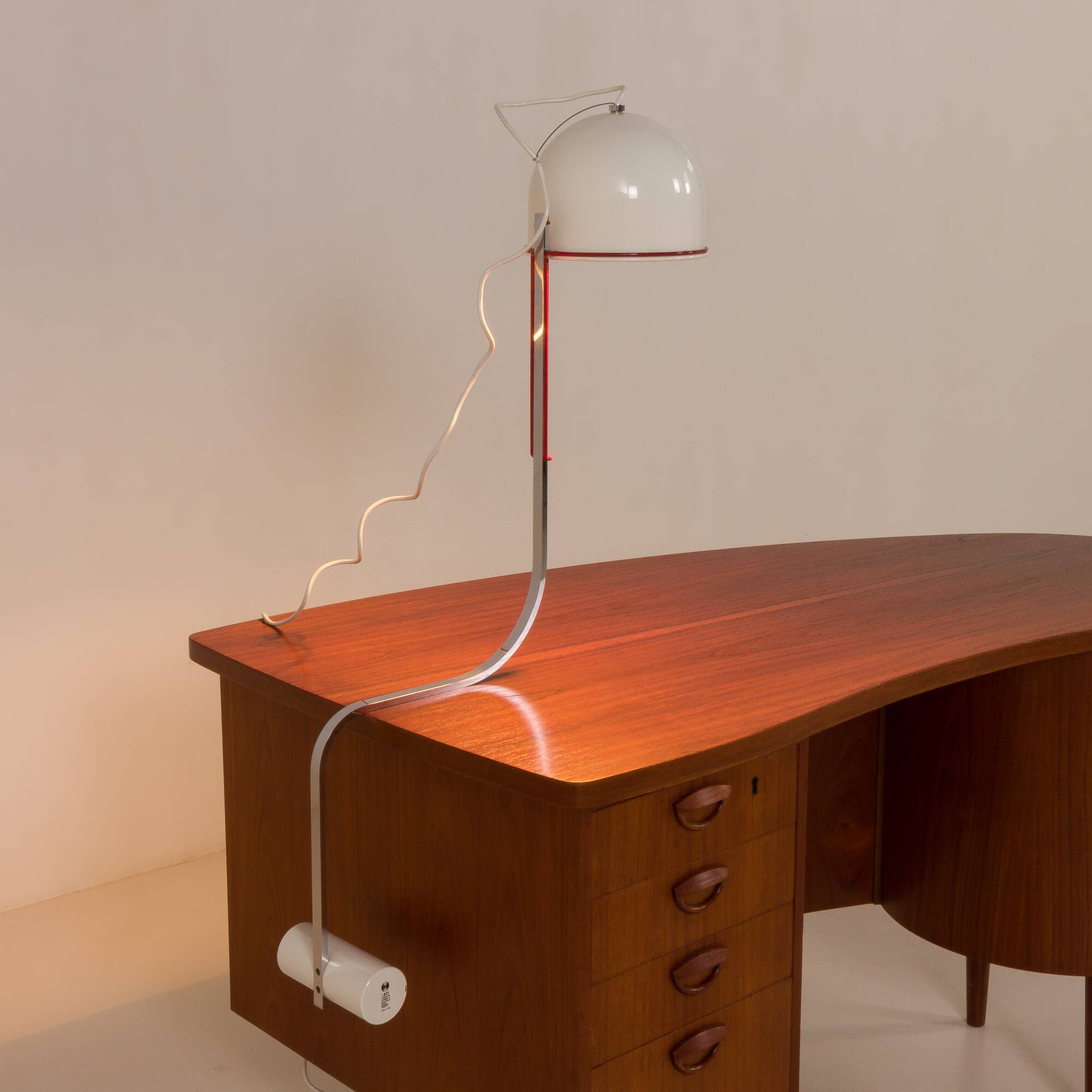 Luci Milano desk lamp "Ofelia", by Pio Luigi Brusasco and Giovanni Torretta, Italy 1970s