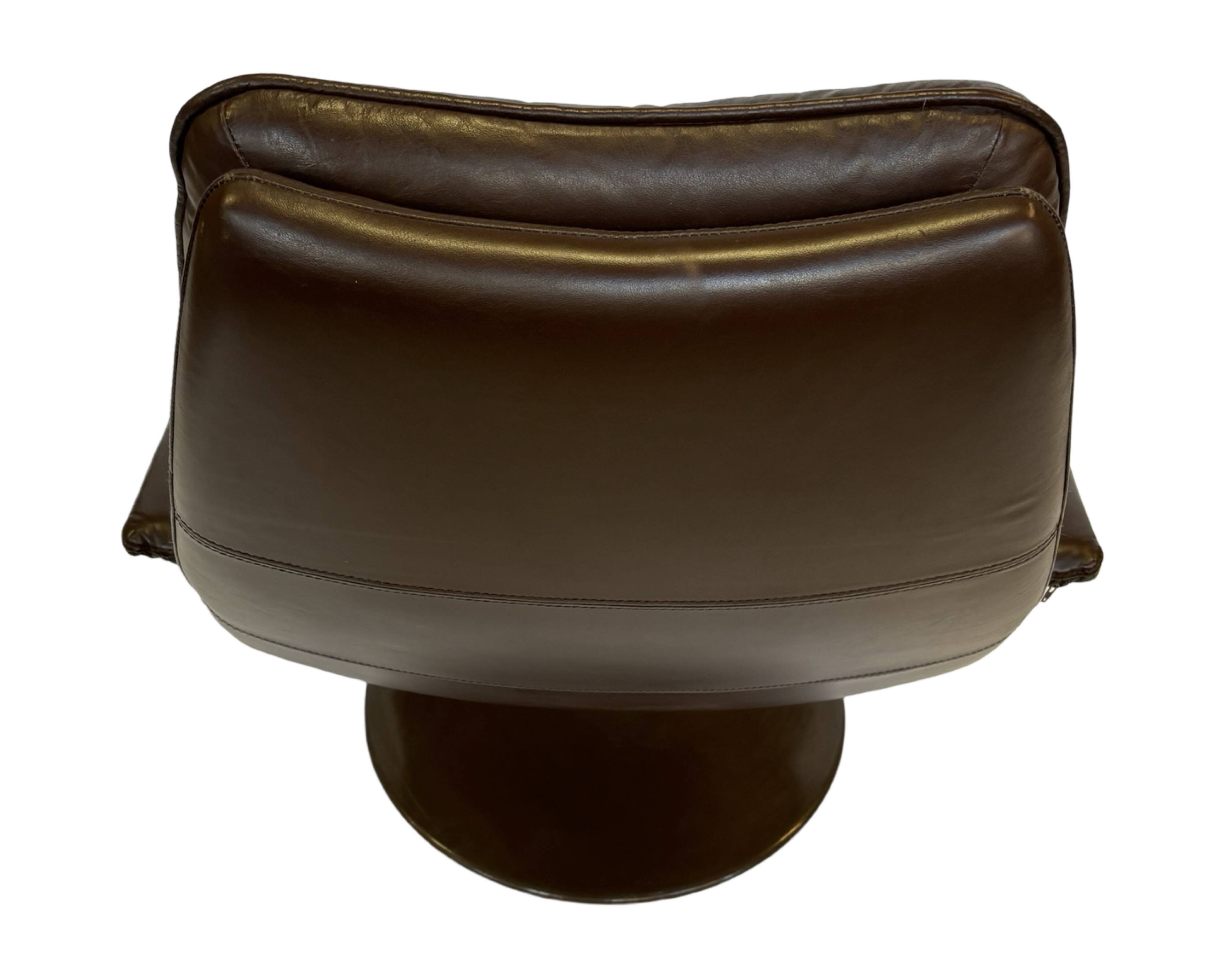 Vintage Artifort lounge chair Geoffrey Harcourt Design Easy Chair