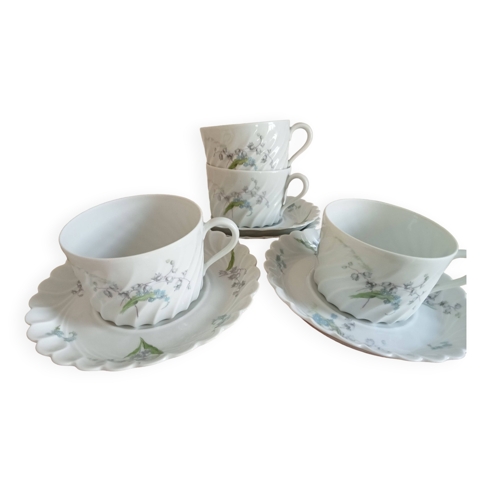 Lot De 12 Tasses Et 12 Sous-tasses De Limoges Estampillées - Porcelaine Fine INF - Vendu