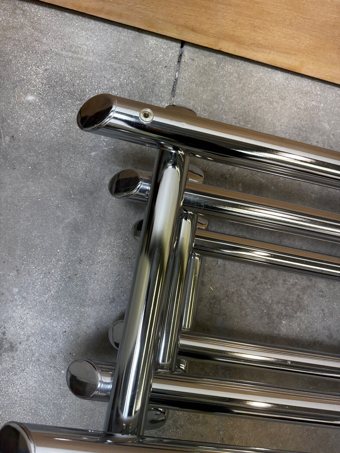 Table basse en verre fumé tubes métal chromé dans le goût Willy Rizzo
