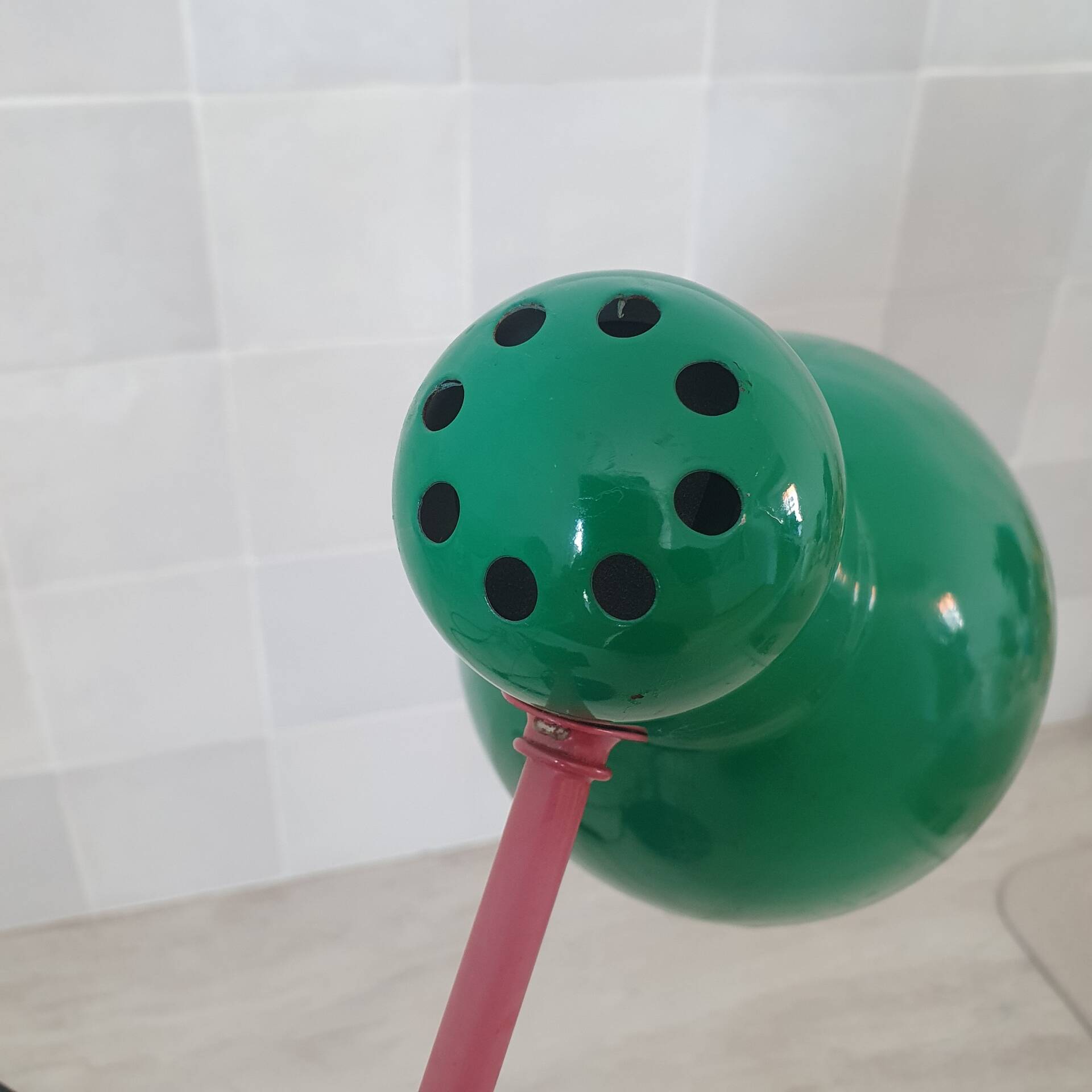 Lampe de bureau style Memphis bleu rouge vert