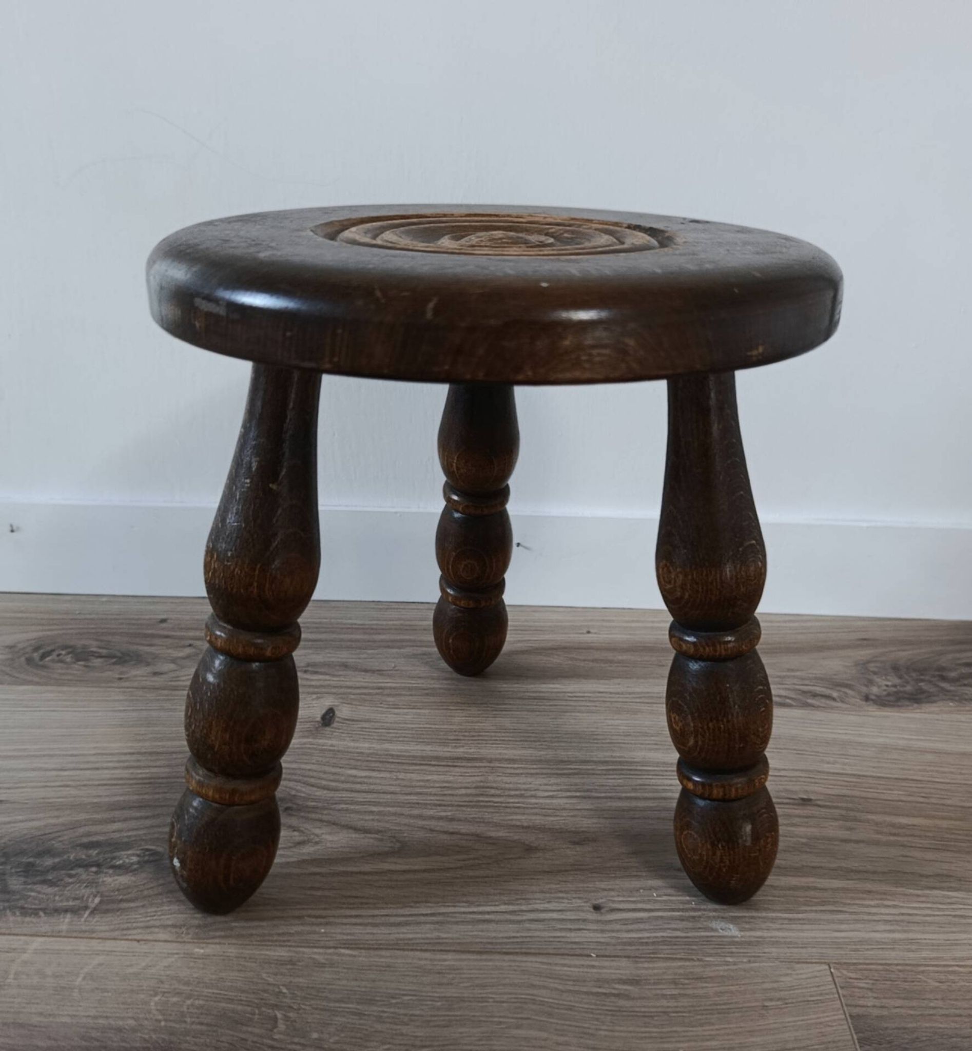 tabouret bas tripode bois, pied bobine, vintage