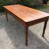 Table de ferme ancienne de style Louis Philippe en cerisier massif avec ses 2 allonges.