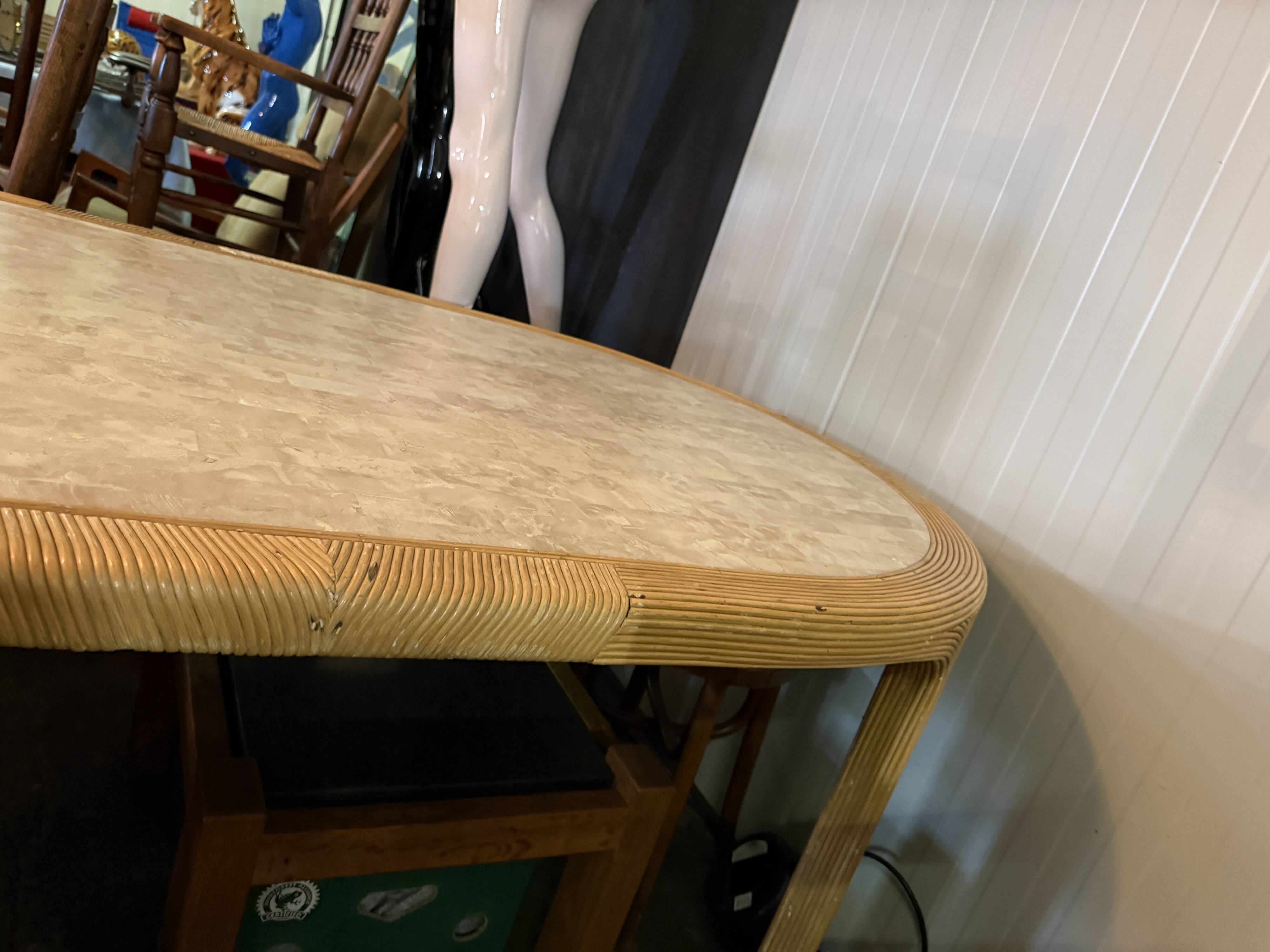 Table à manger en rotin et travertin Vivai del Sud, Italie, années 1960.