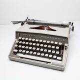 Typewriter Remington Monarch