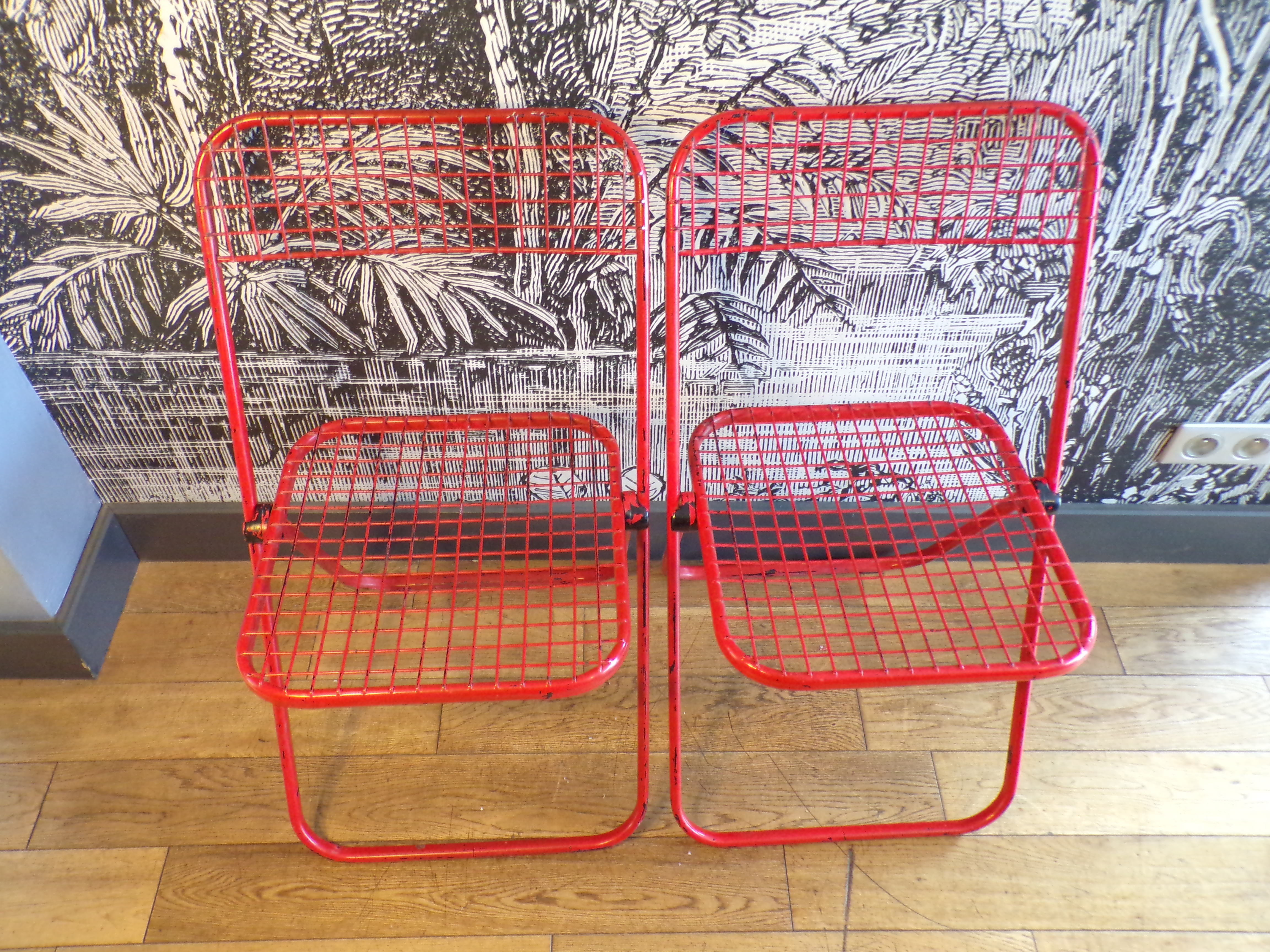 2 folding Talin mesh chairs