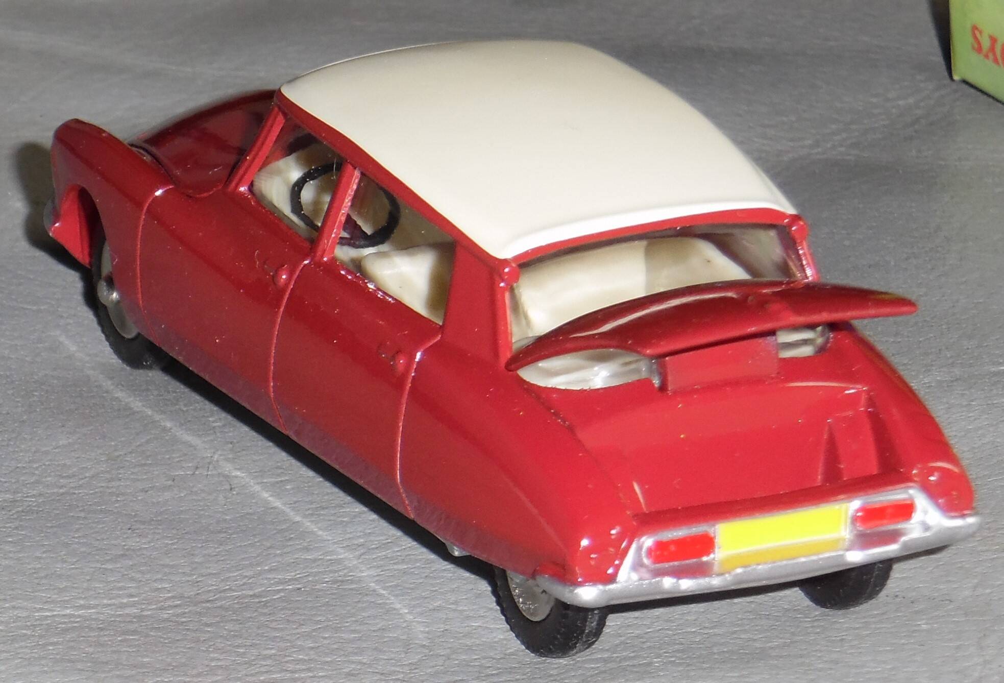 Citroën DS19 "  Dinky Toys " 1964