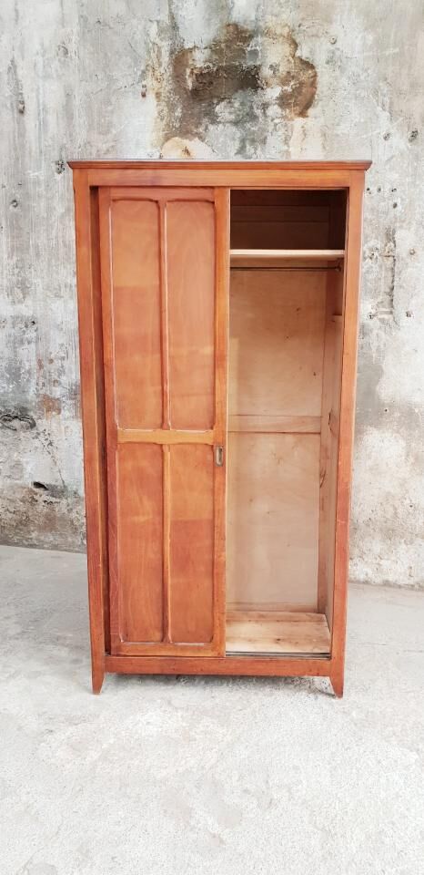 Parisian wardrobe with sliding doors