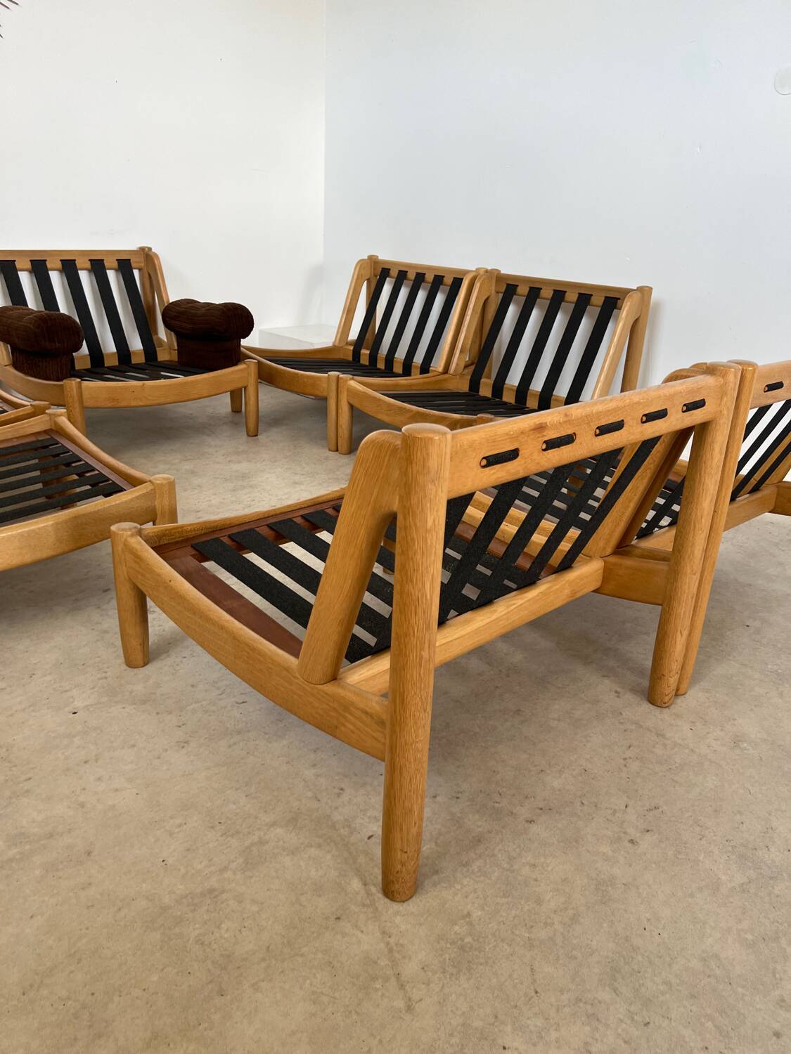 Old modular living room 7 armchairs and vintage Scandinavian design coffee table from the 60s