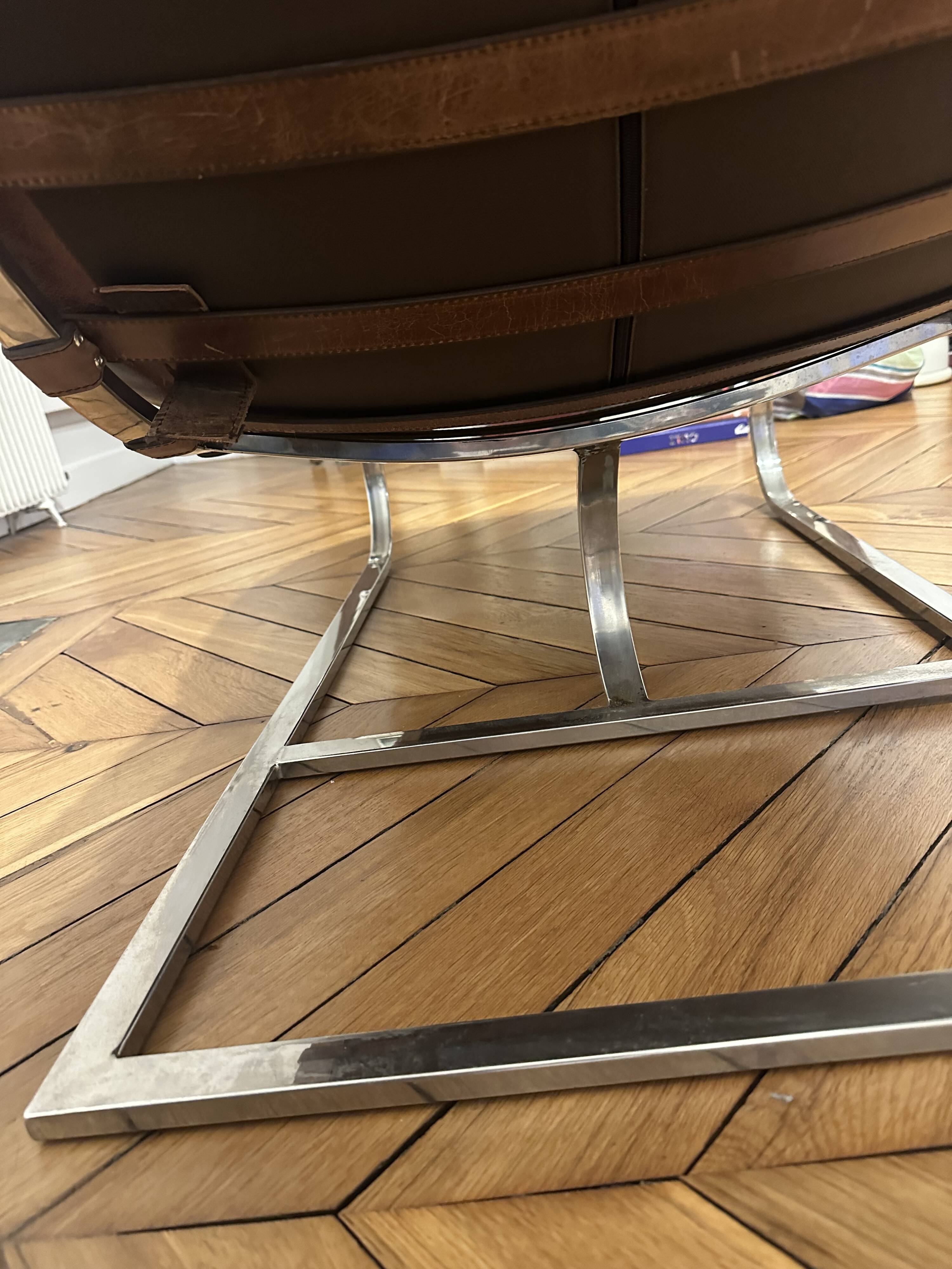 LC4 chaise longue style – patinated camel leather