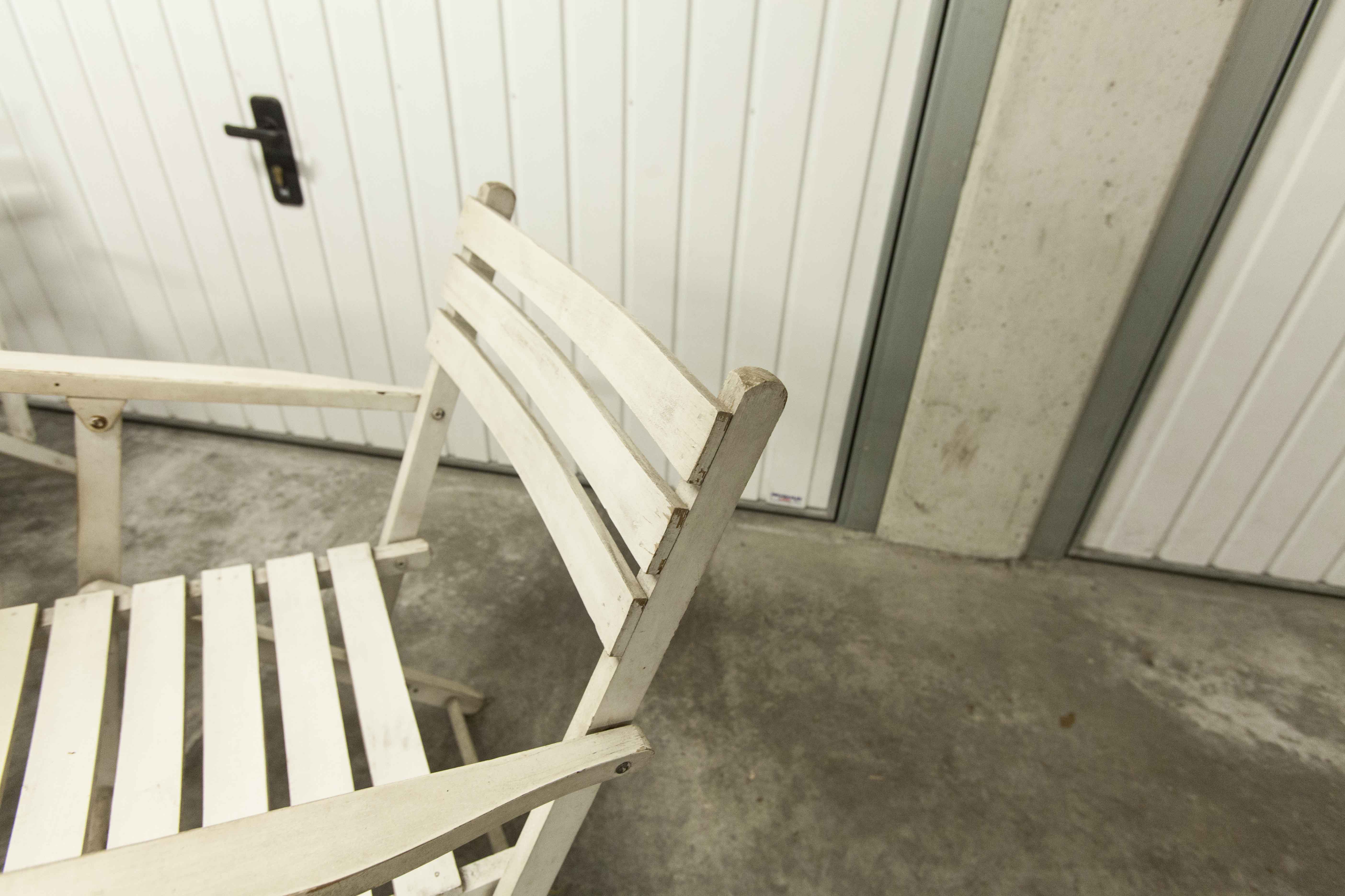 Garden furniture table and 4 armchairs 60's in its juice