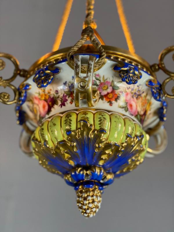 Porcelain lustre, three arms of light in bronze and golden copper, 19th century