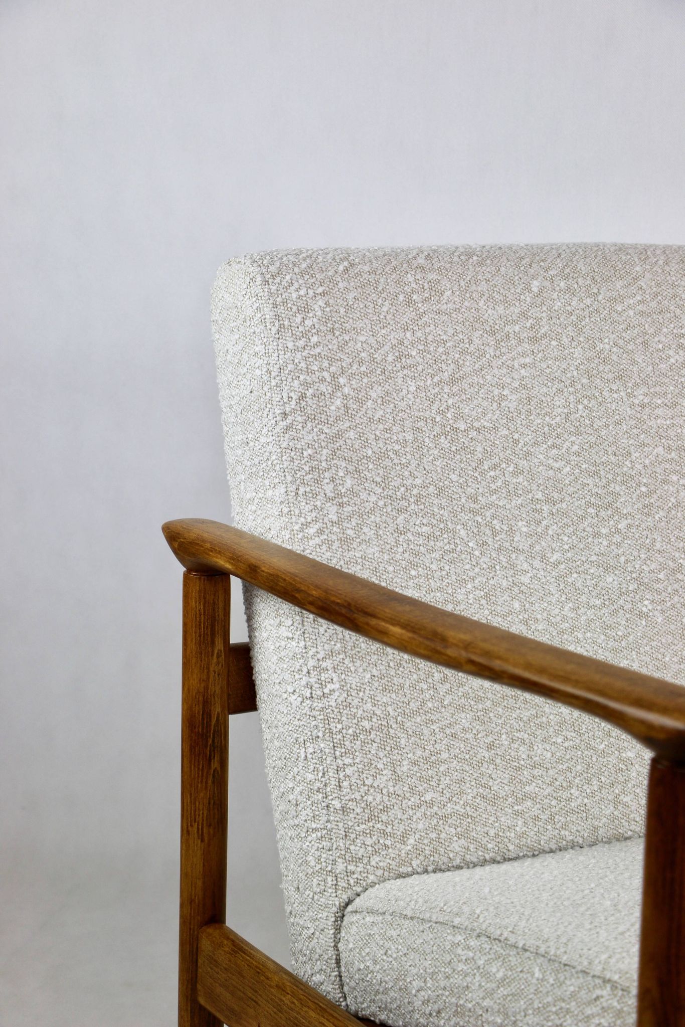 GFM-142 armchair, design by Edmund Homa from the 70s, white ivory boucle - 2 pieces available