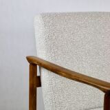 Fauteuil GFM-142, design par Edmund Homa des années 70, bouclé ivoire blanc - 2 pièces disponibles.