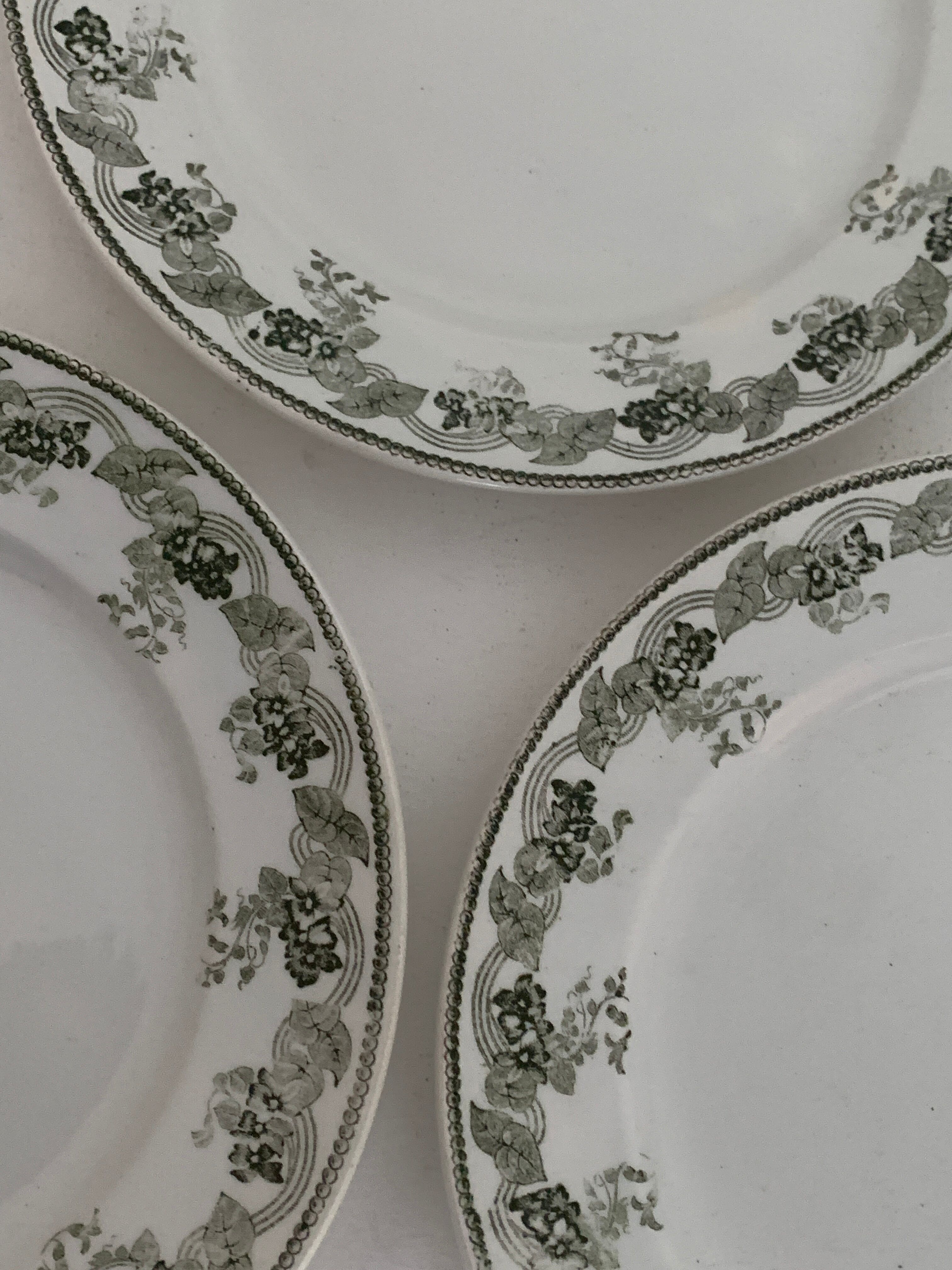 7 dessert plates Moulin des Loups et Hamage, Violetta