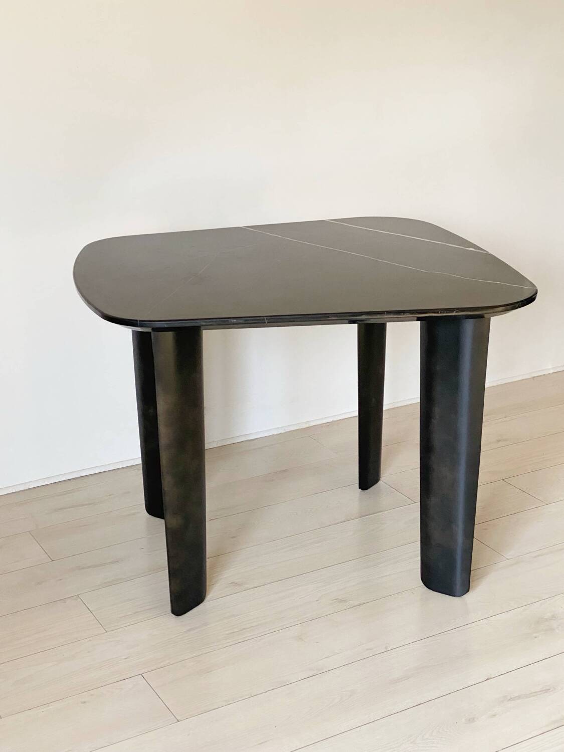 AMPM marble table for 4 people