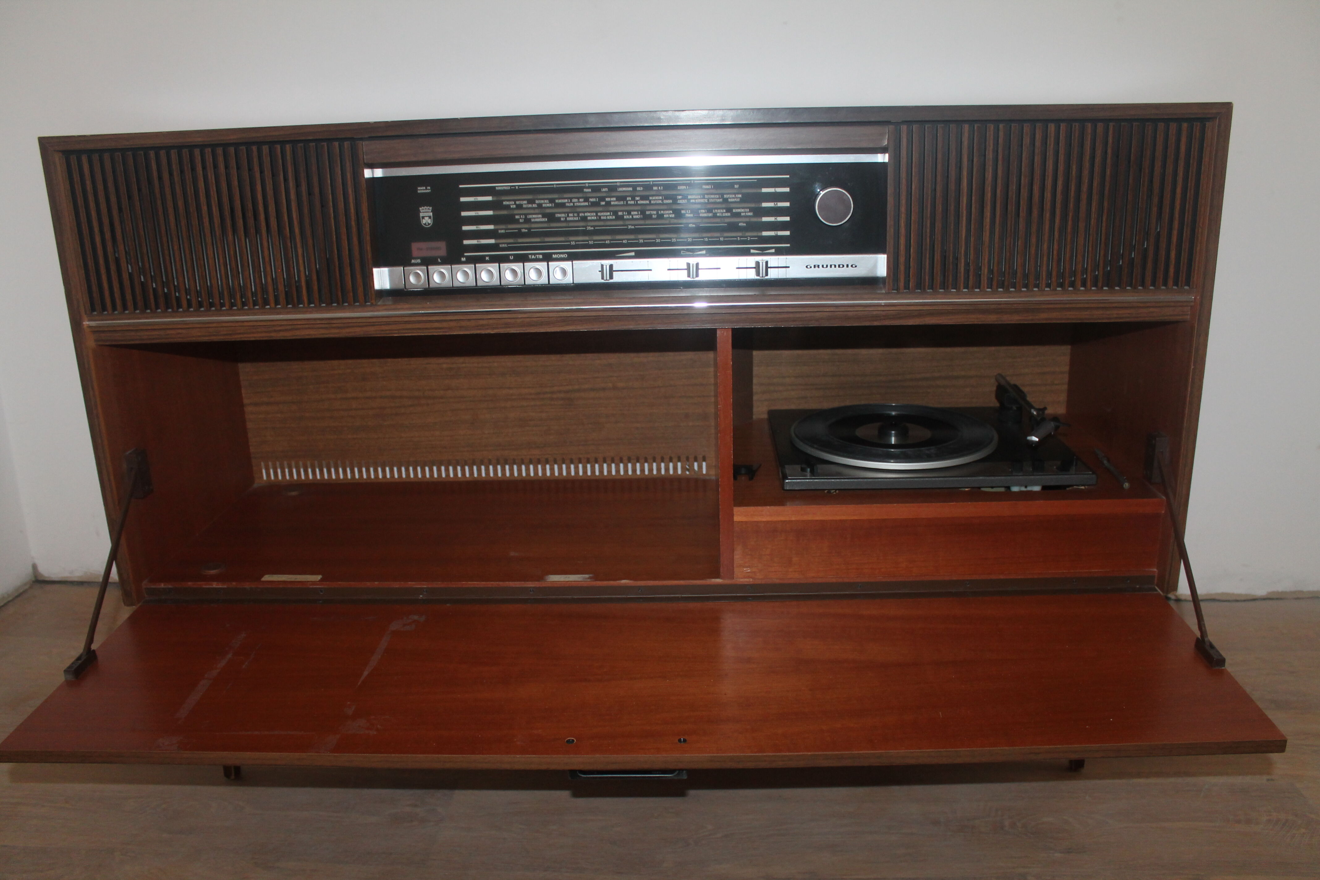 Enfilade Furniture Hifi Grundig vintage 60-70