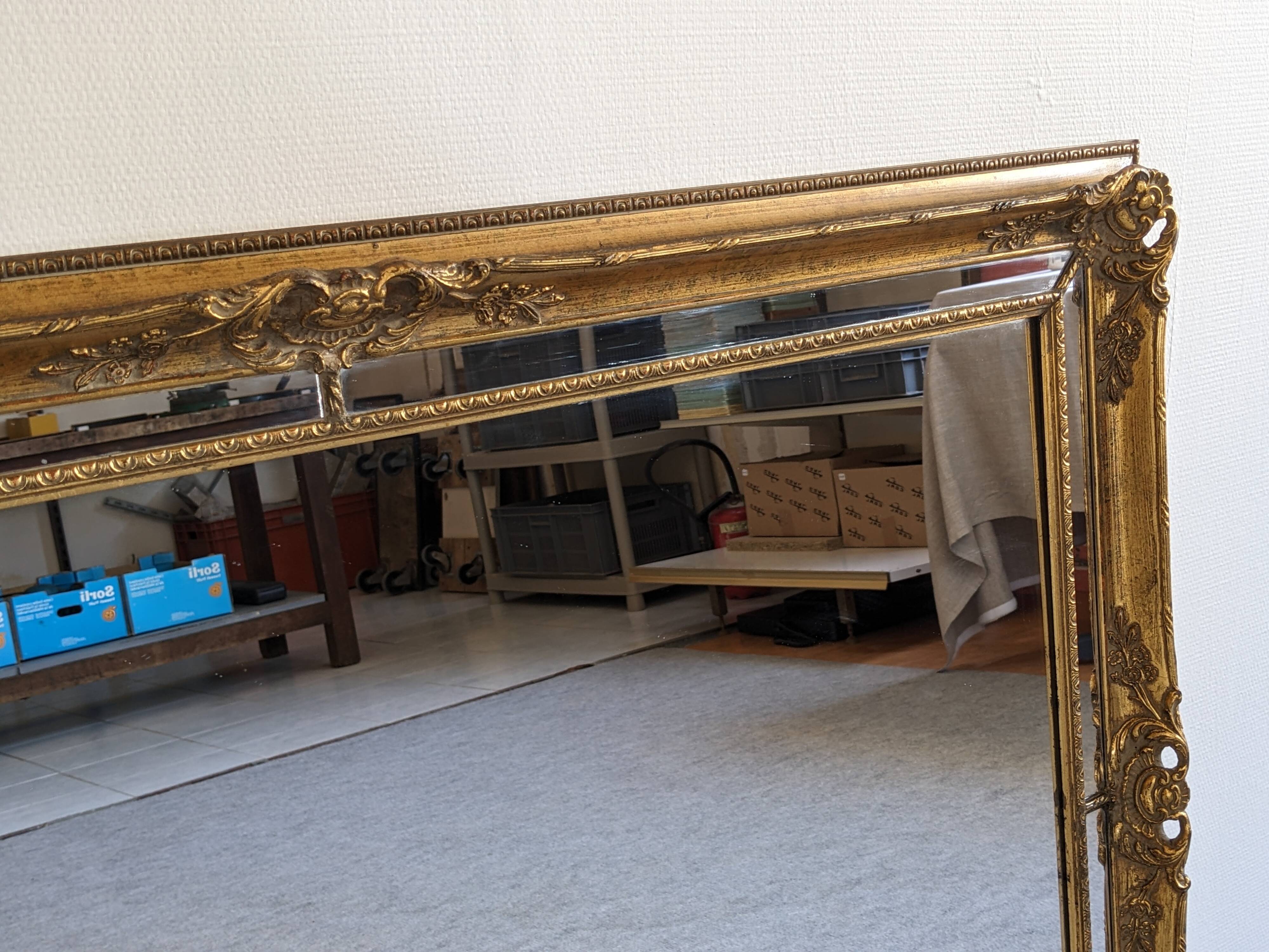 Louis XV style beaded mirror in gilded wood 115x85 cm
