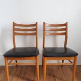 Set of 2 wooden chairs and skai