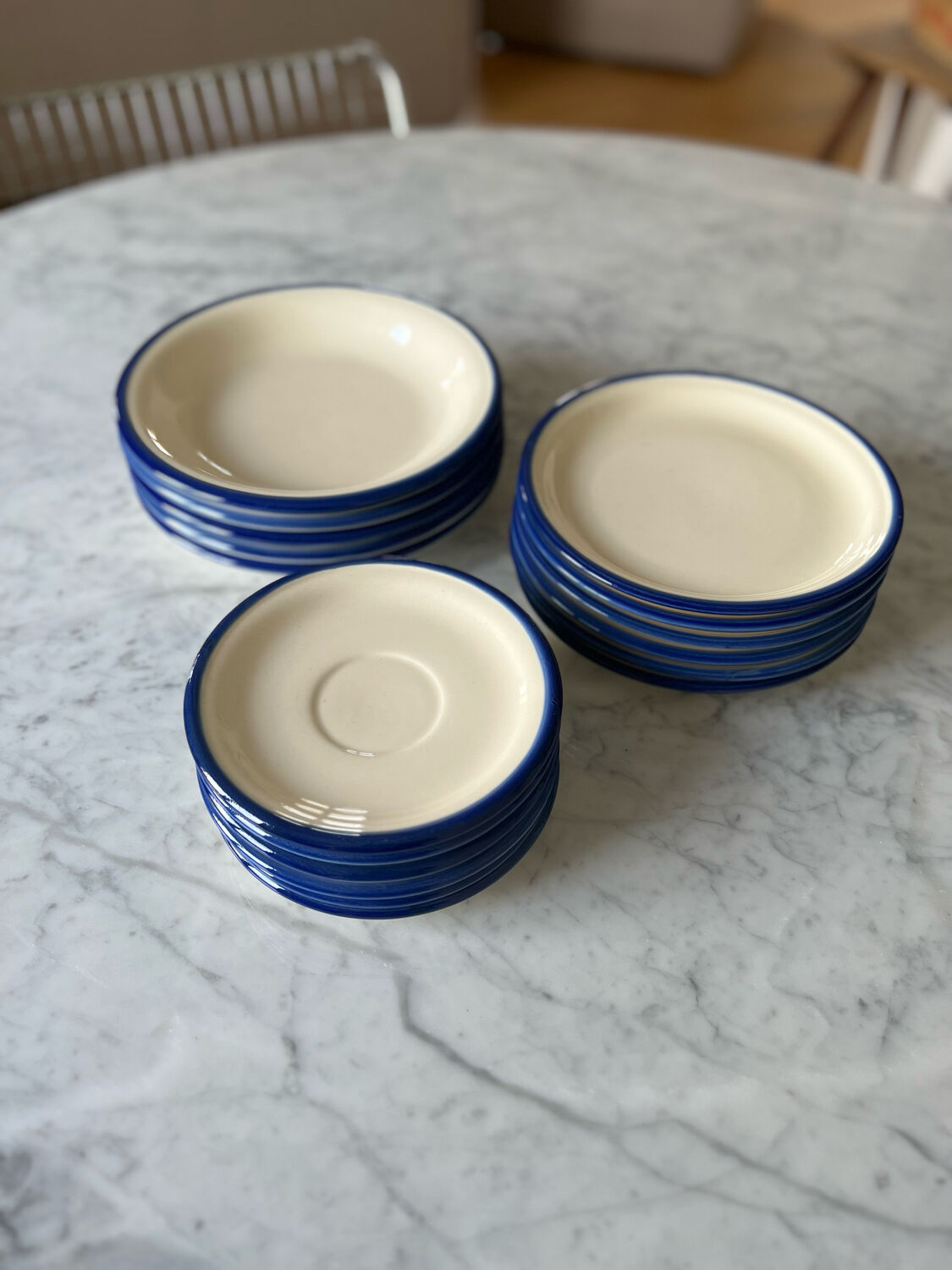 Blue and ecru service