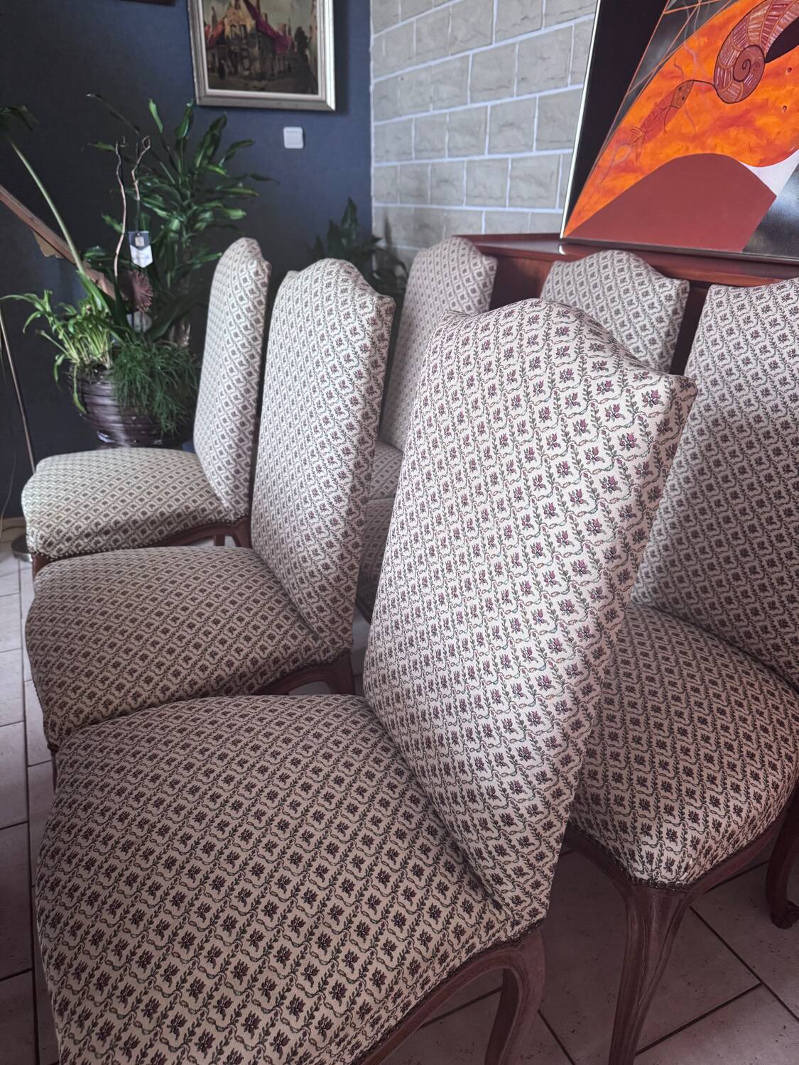 6 chaises Louis XV – tapisserie traditionnelle à ressorts – bois massi