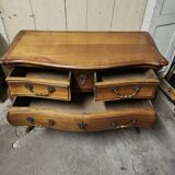 Style chest of drawers