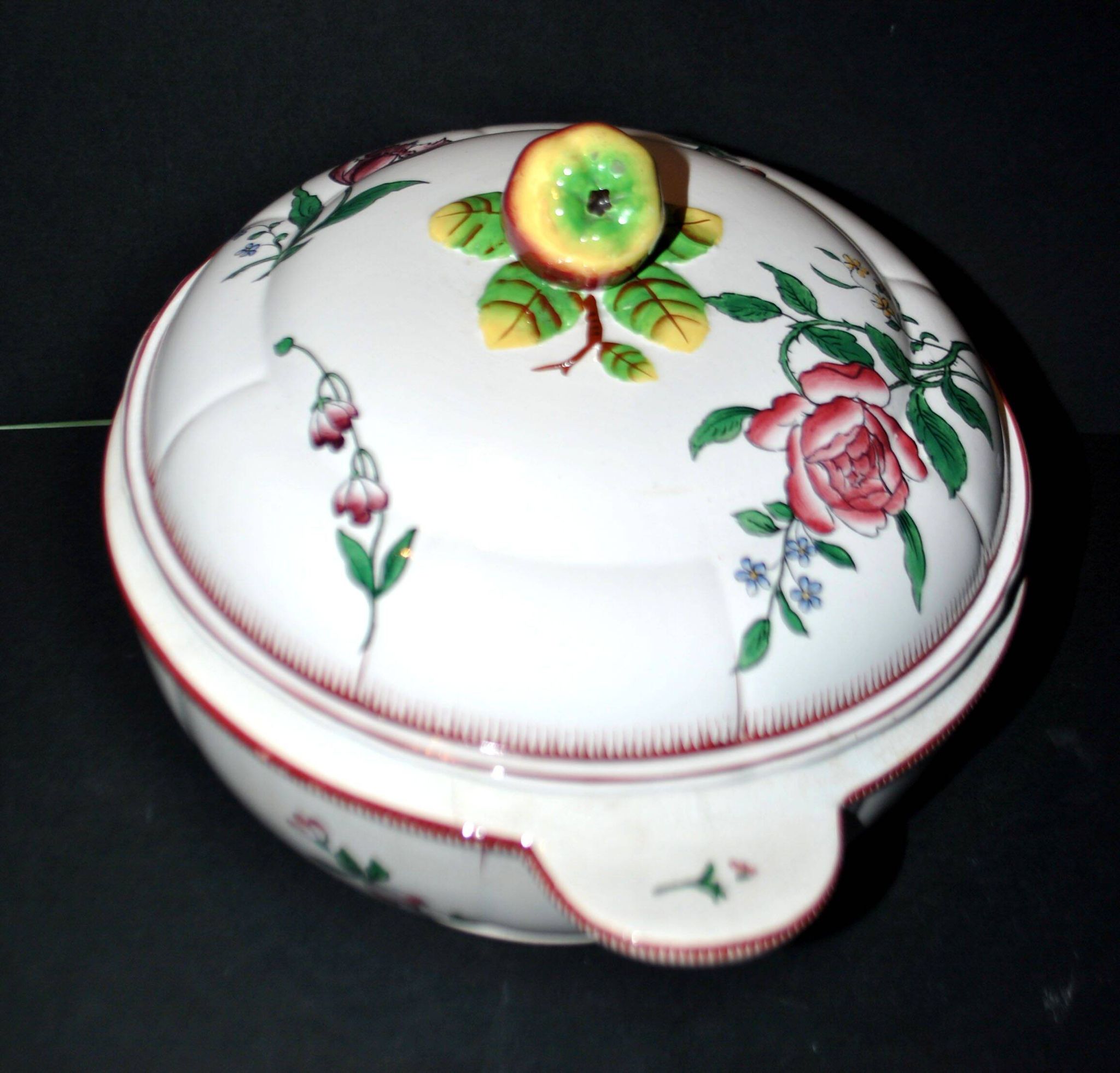 Antique hand-painted earthenware tureen from Vieux Strasbourg Sarreguemines